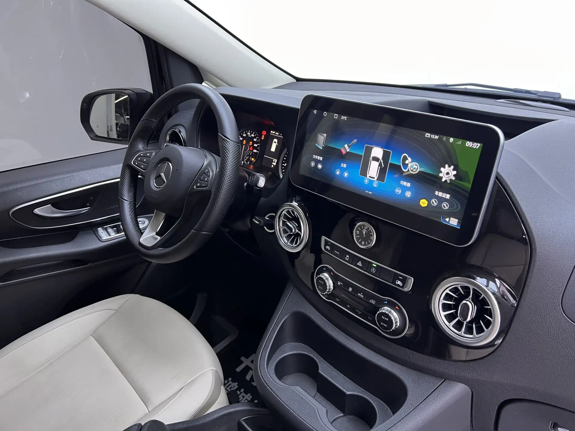 Mercedes-Benz Vito, 2023 23