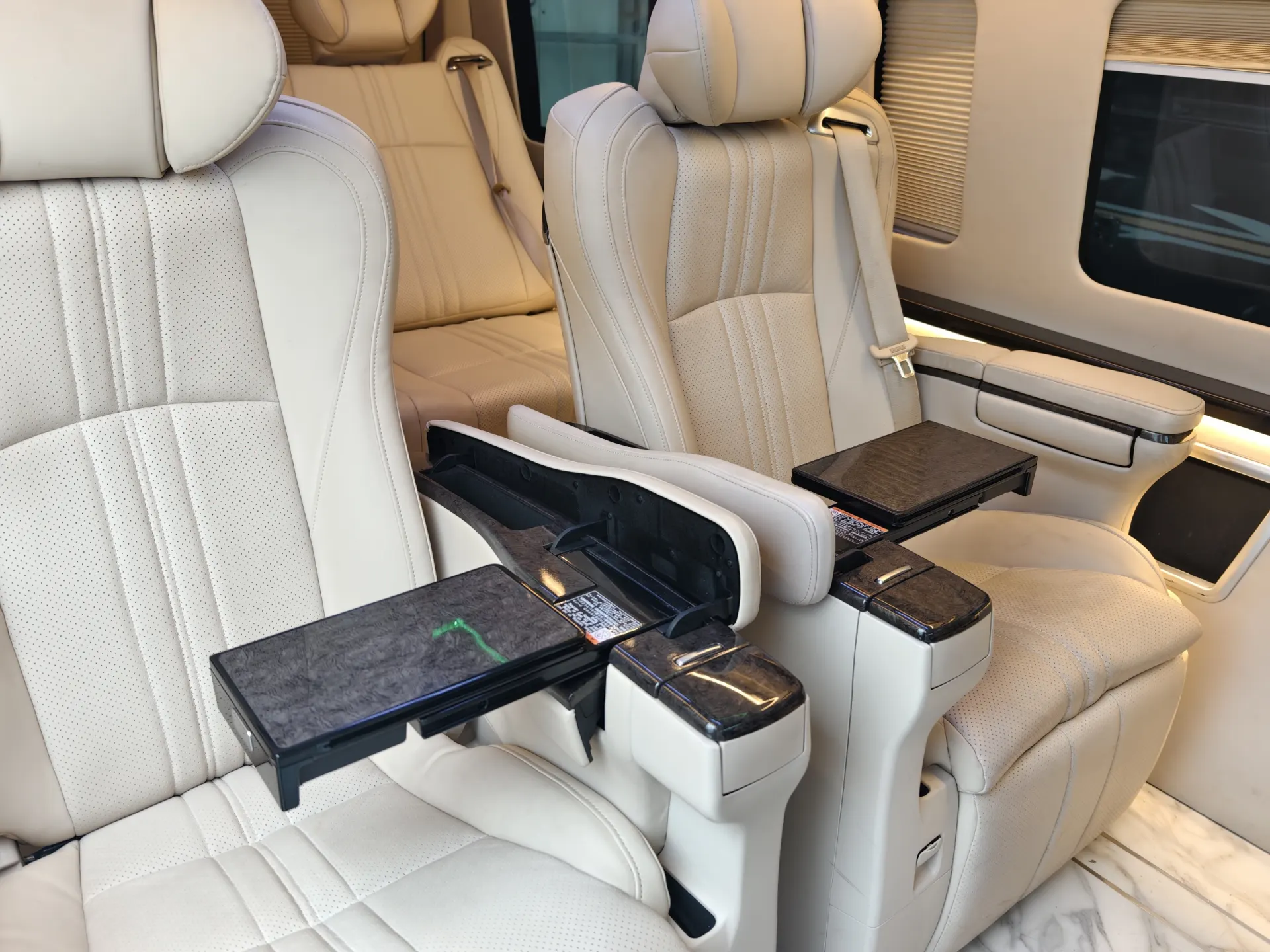 Toyota HiAce, 2023 13