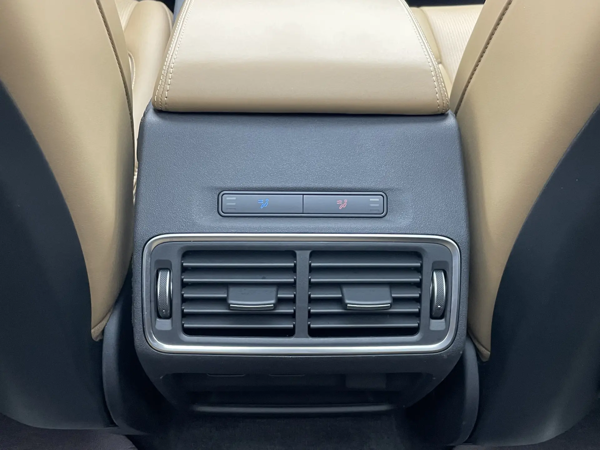 Land Rover Discovery Sport, 2024 16