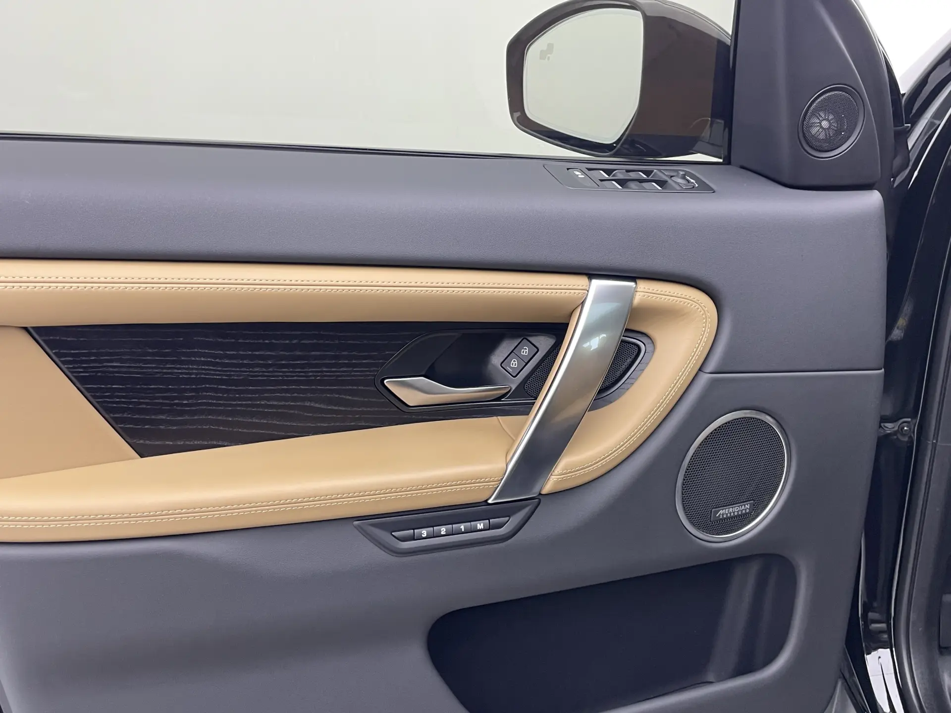 Land Rover Discovery Sport, 2024 все фото