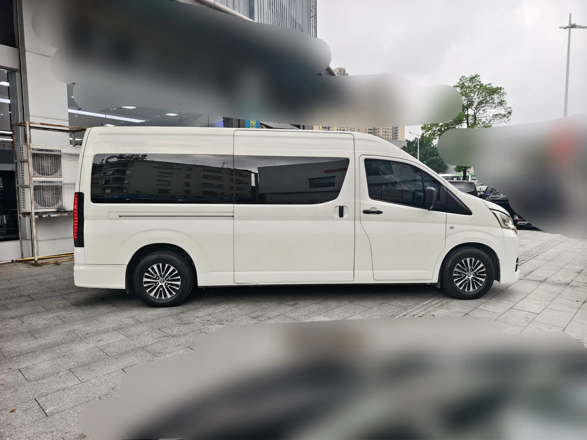 Toyota HiAce, 2023 3