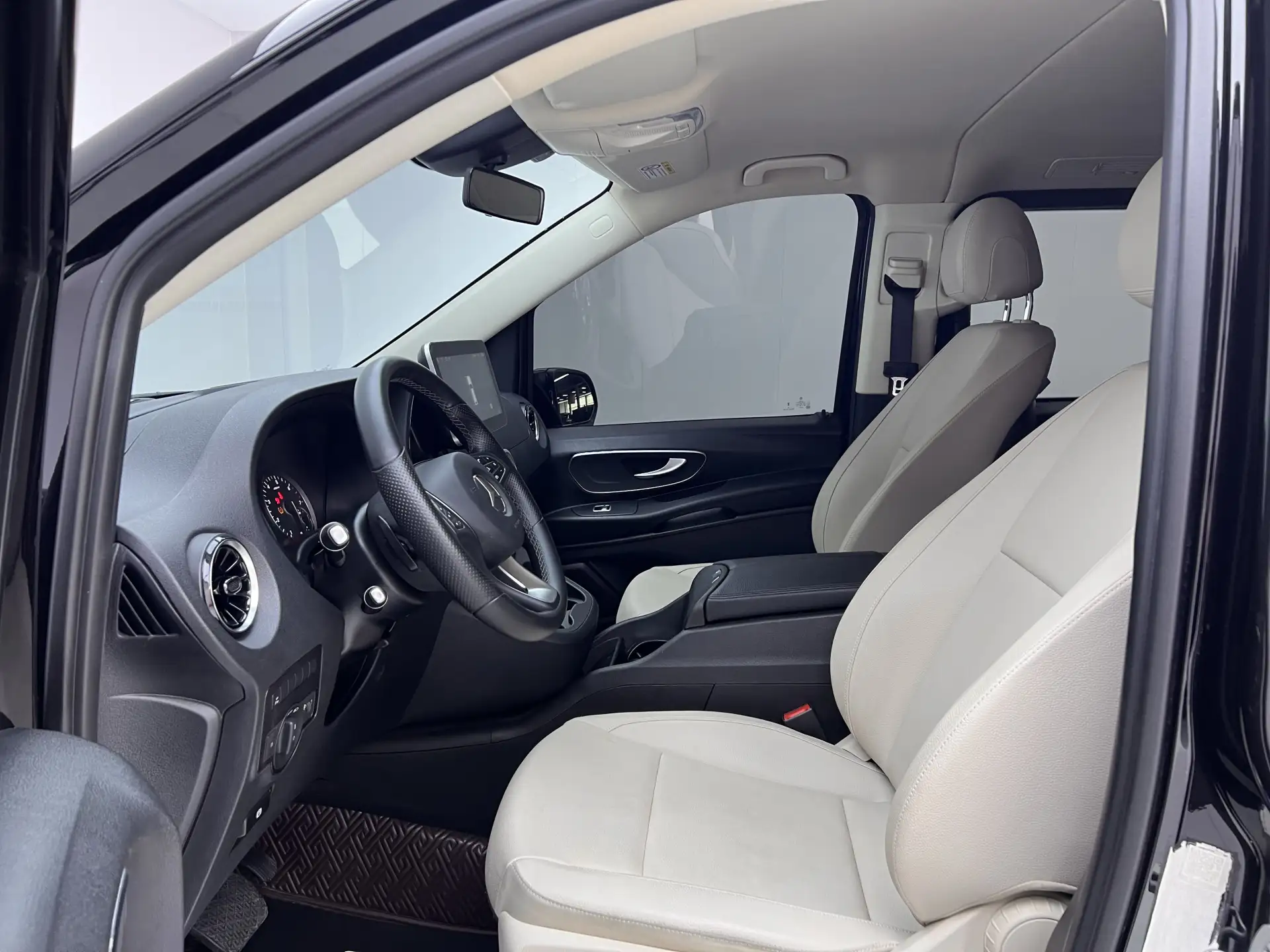 Mercedes-Benz Vito, 2023 18