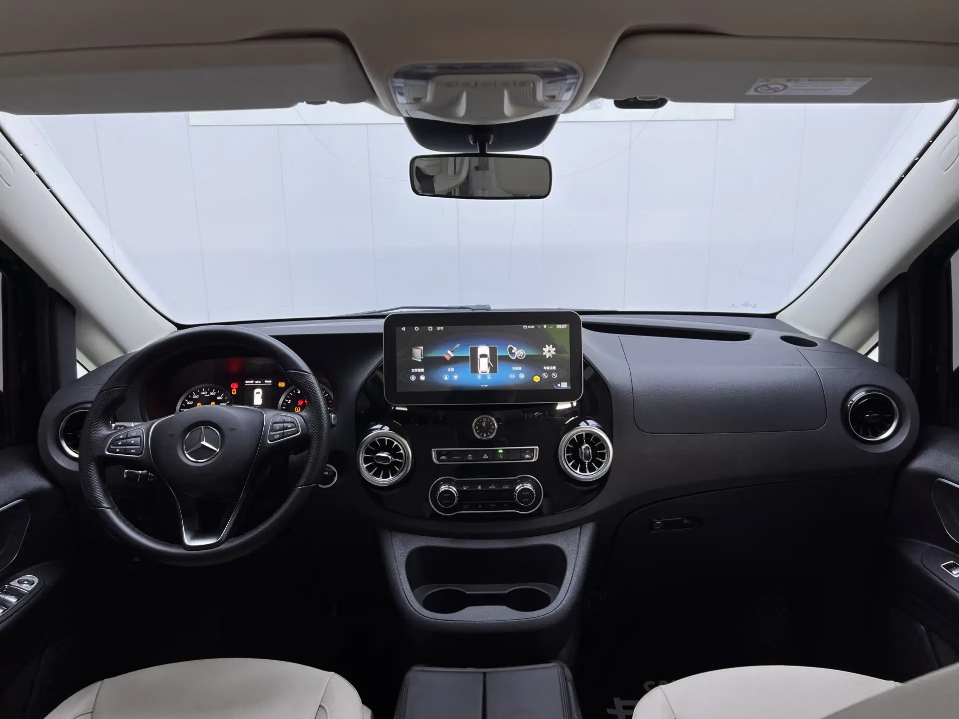 Mercedes-Benz Vito, 2023 14