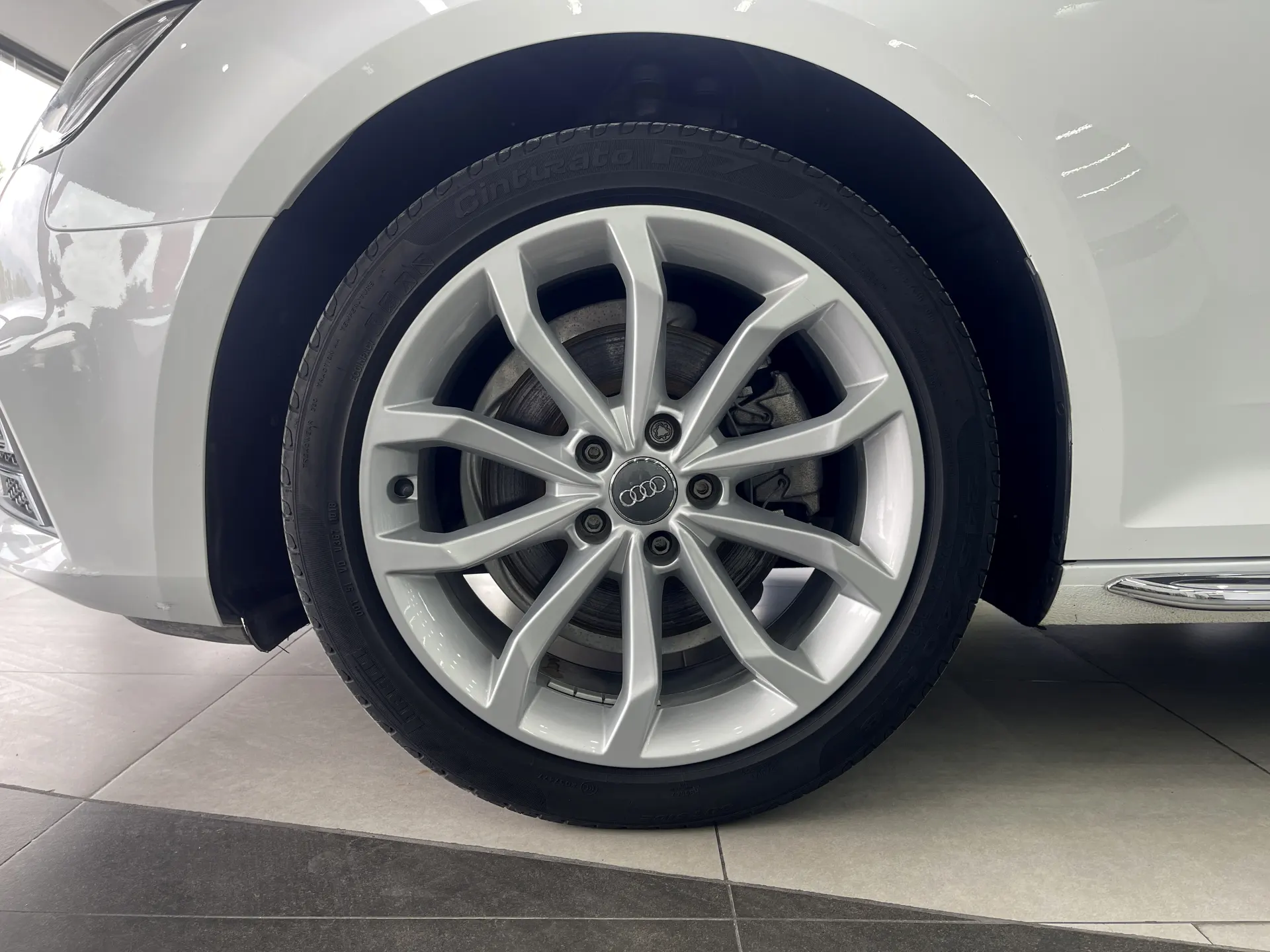 Audi A4L 30, 2018 все фото
