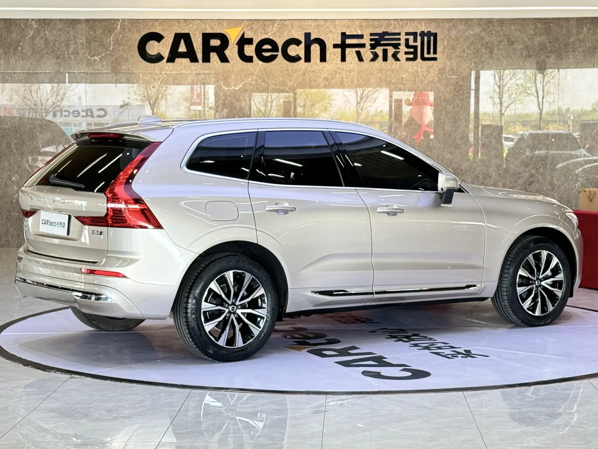Volvo XC60, 2023 все фото