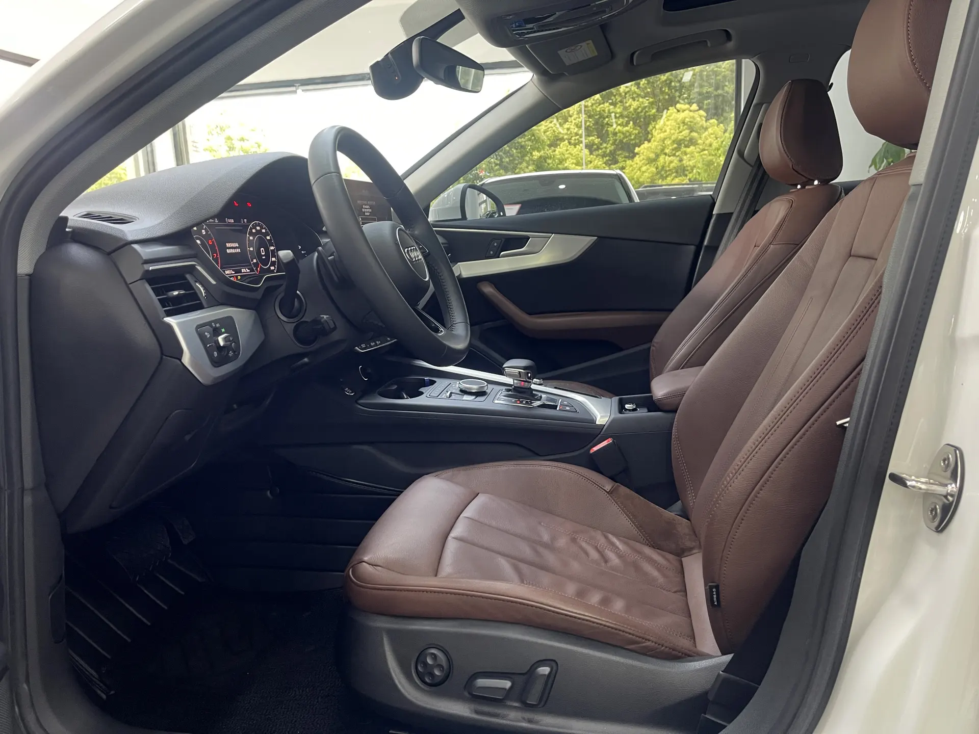 Audi A4L 30, 2018 8