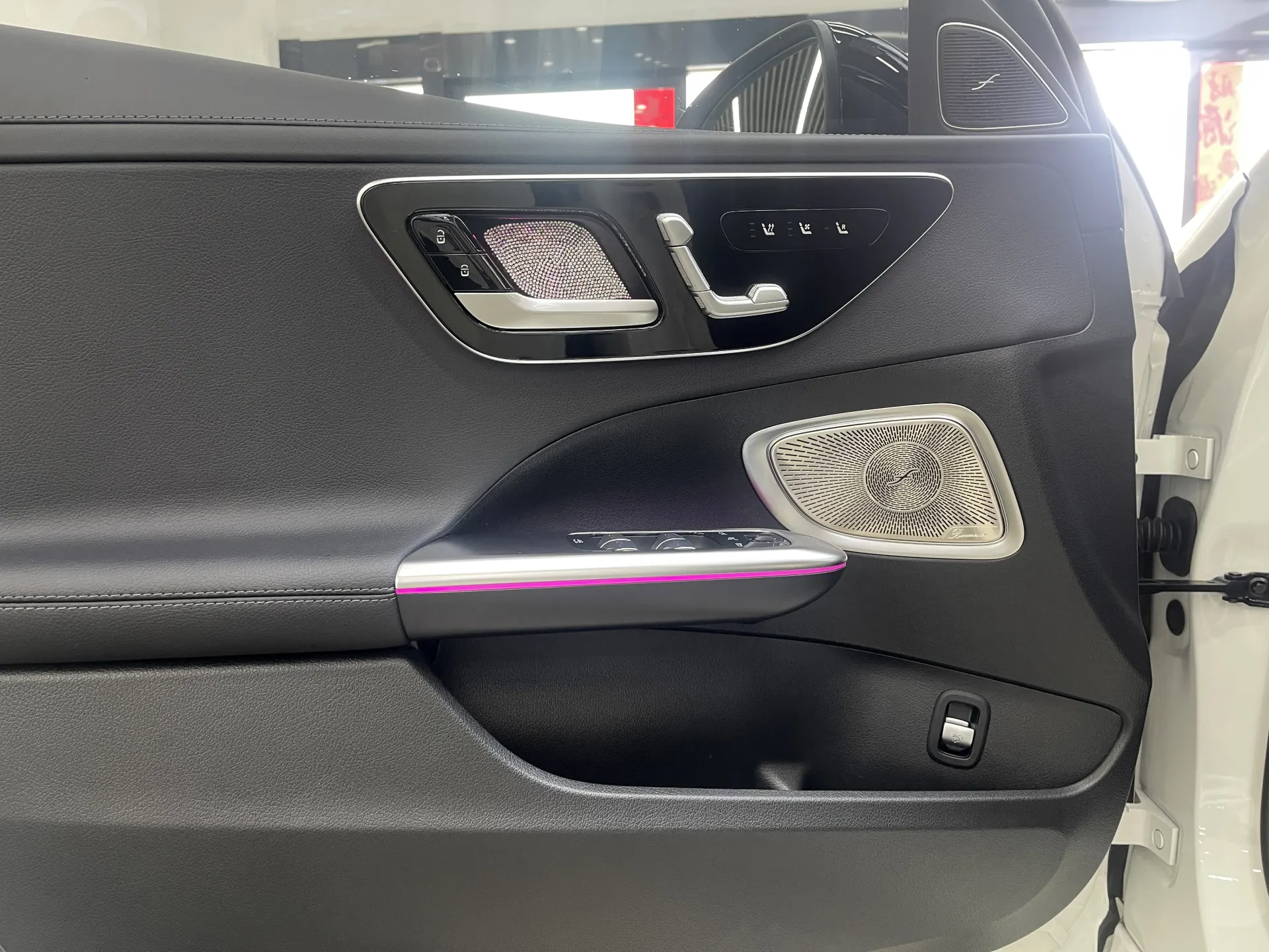 Mercedes-Benz C 260 L, 2025 14