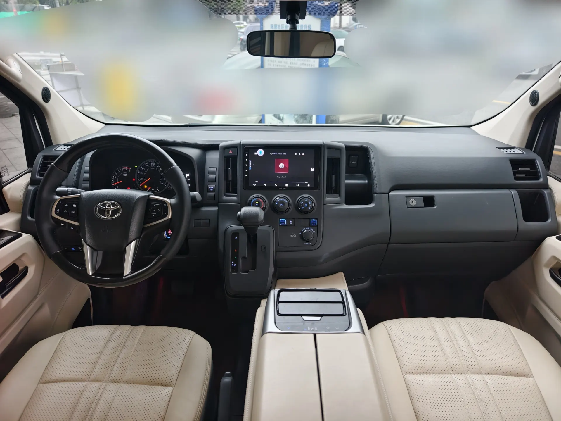 Toyota HiAce, 2023 8