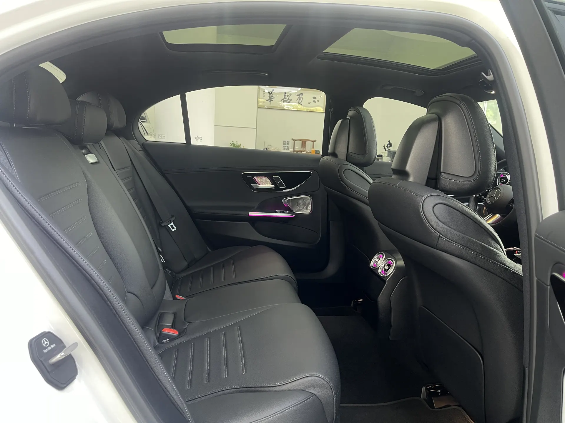 Mercedes-Benz C 260 L, 2025 24