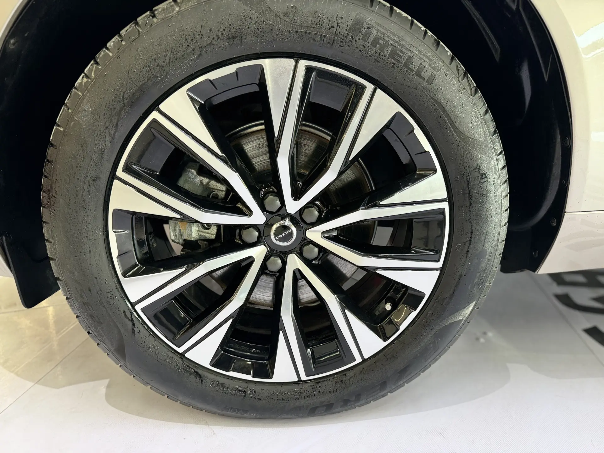 Volvo XC60, 2023 11