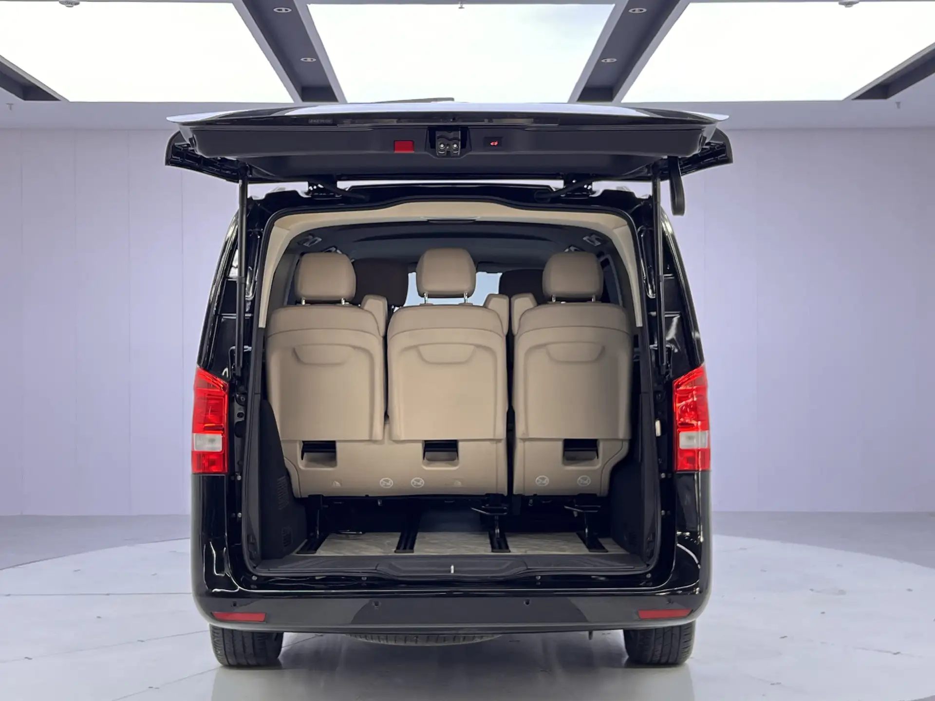 Mercedes-Benz Vito, 2023 13