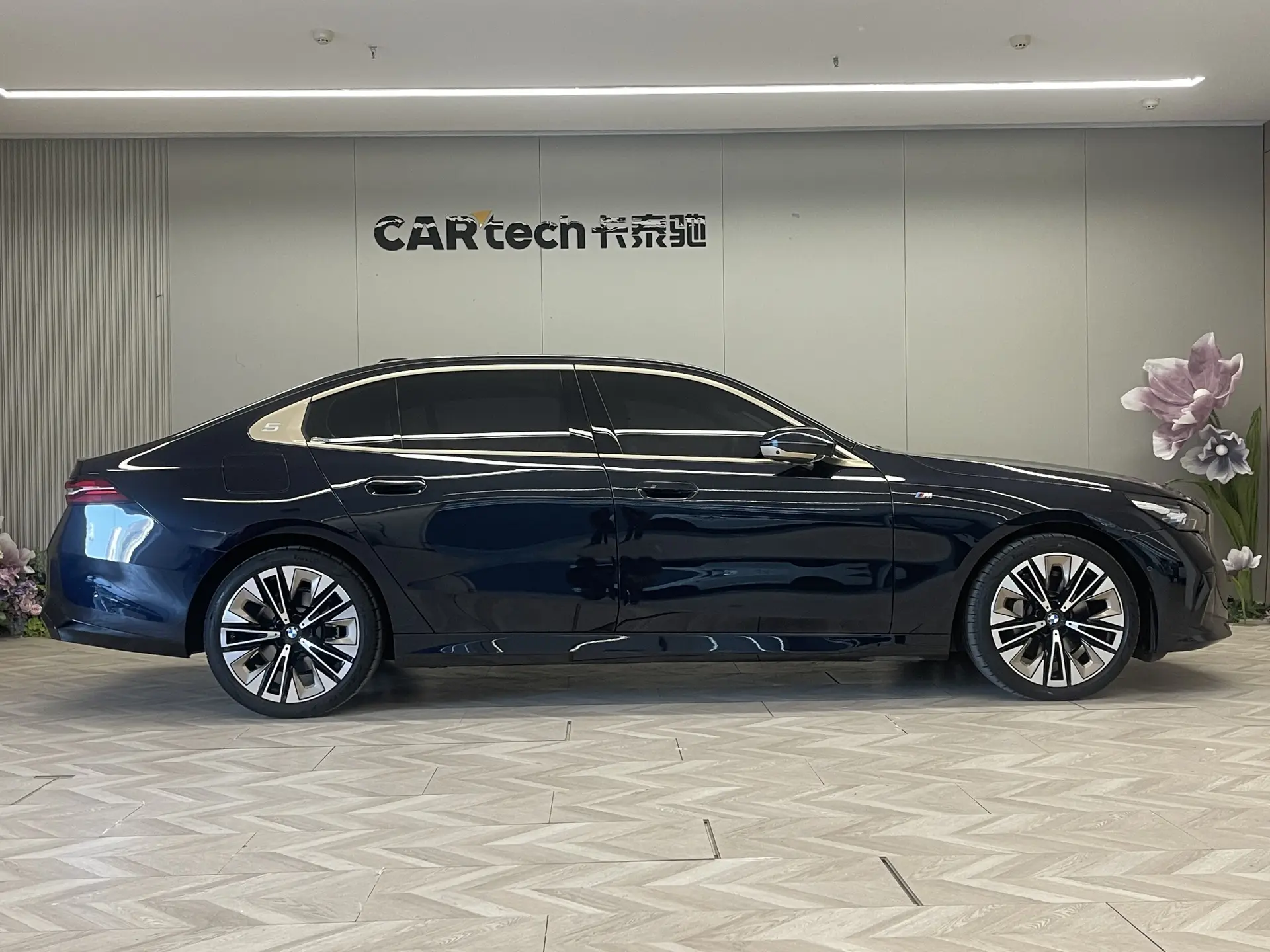 BMW 530Li, 2024 7