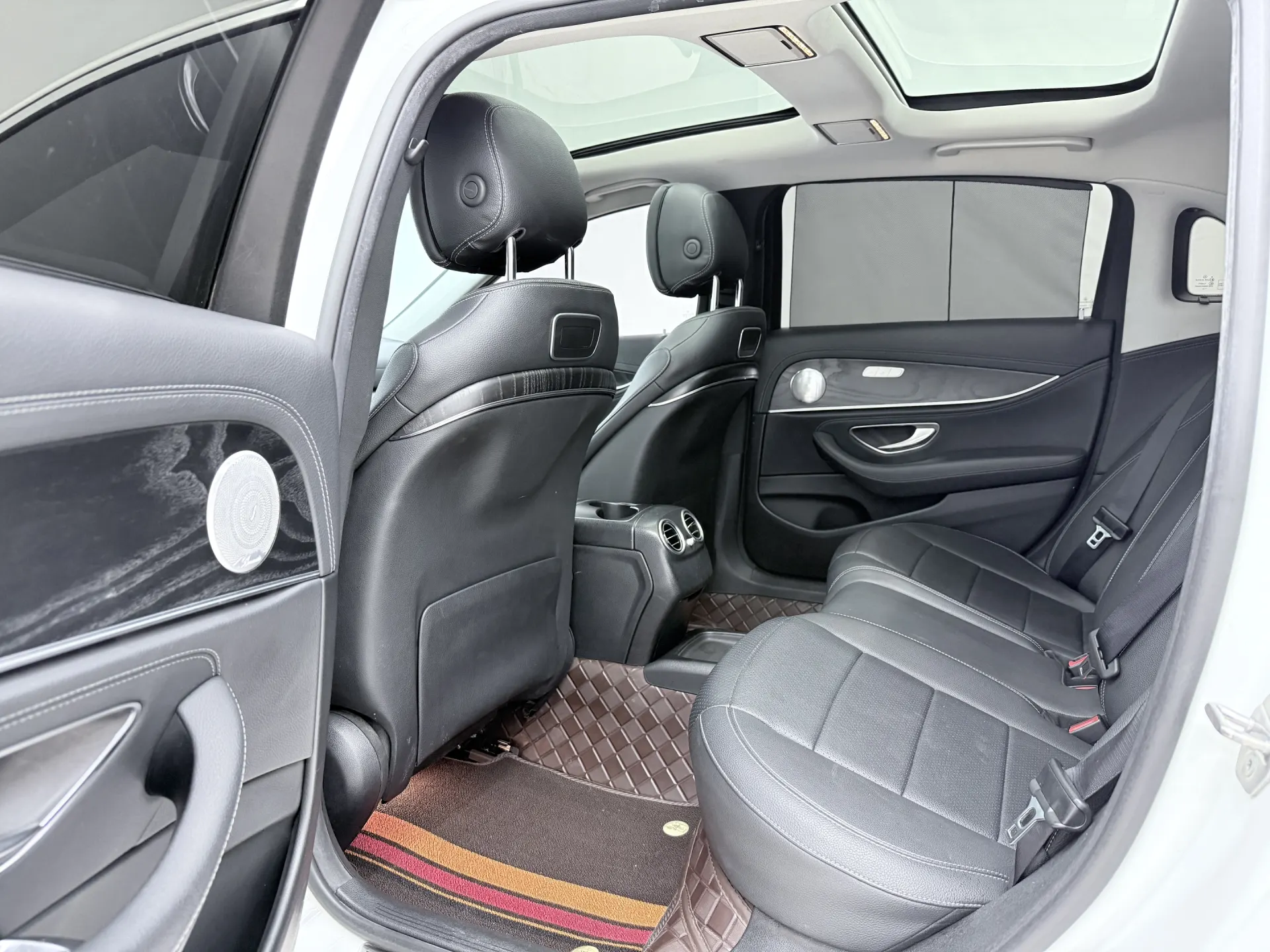 Mercedes-Benz E 300 L, 2017 16