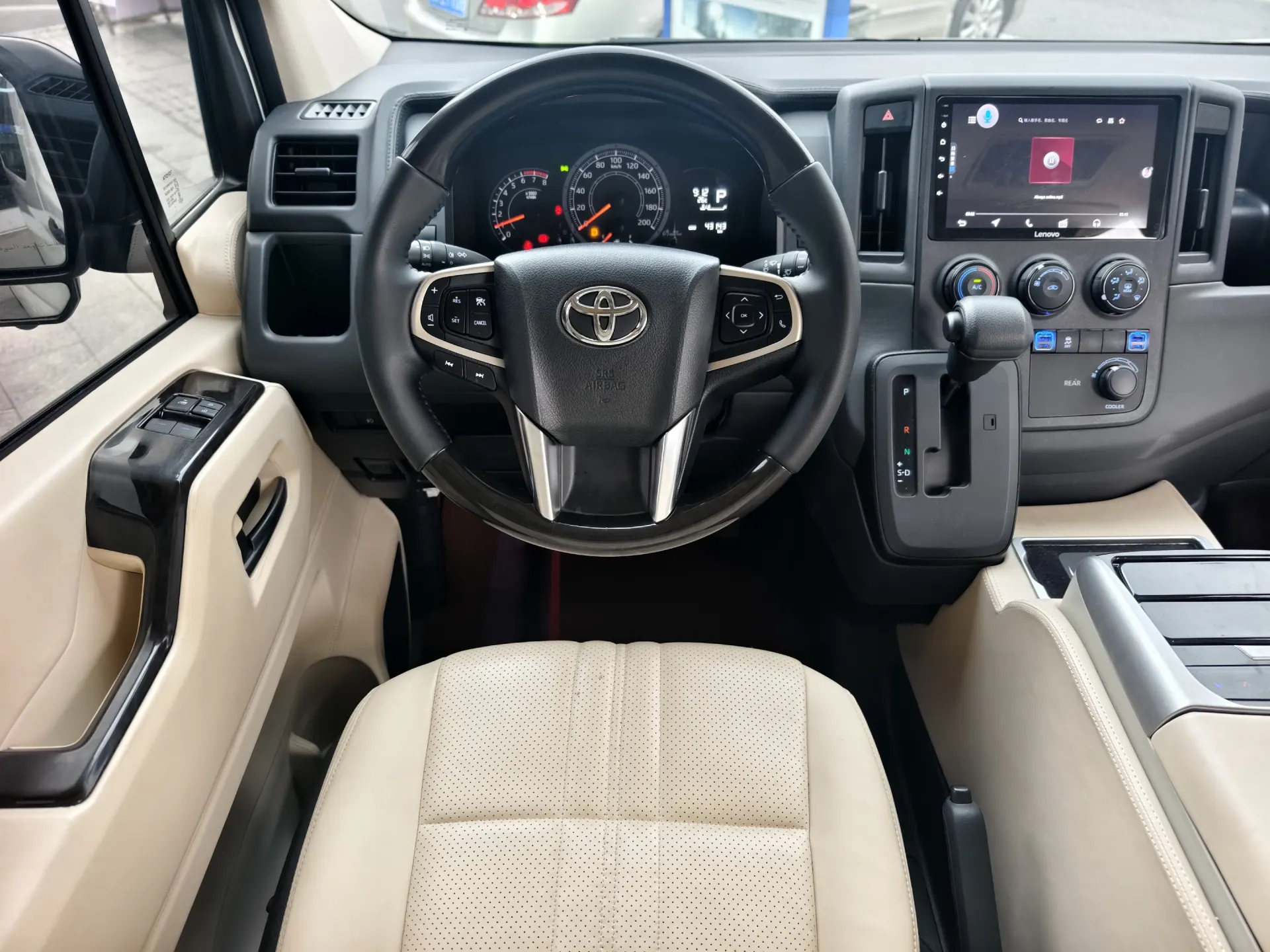 Toyota HiAce, 2023 9