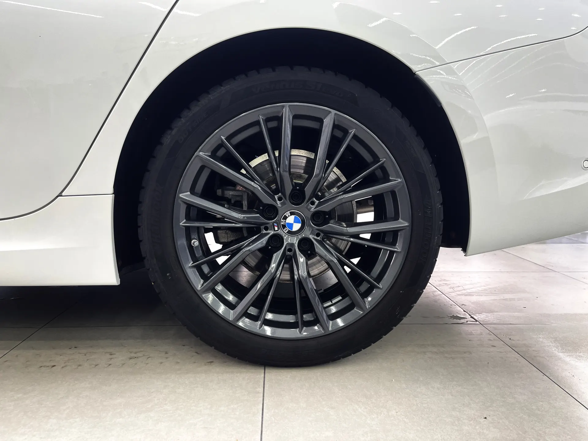 BMW 325Li, 2022 10