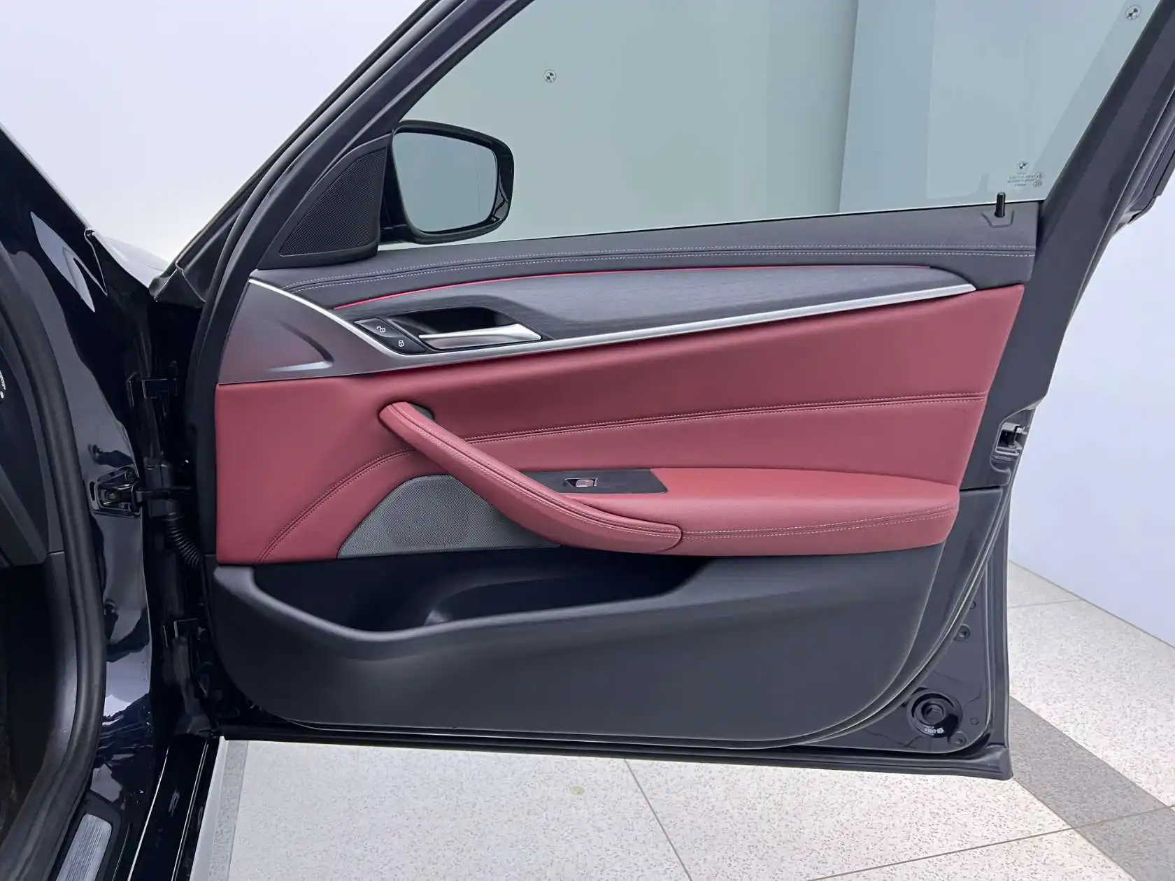 BMW 535Le, 2024 23