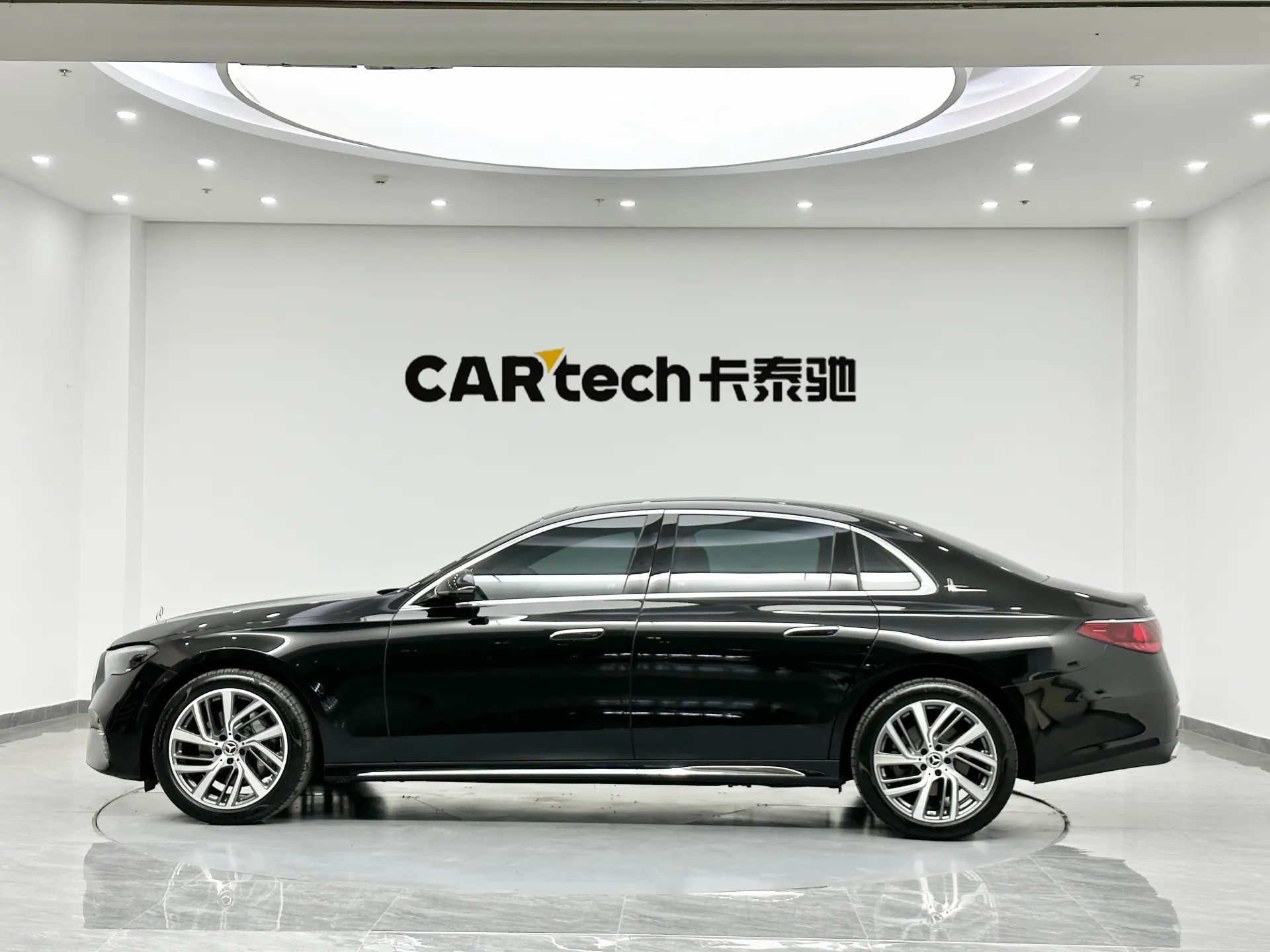 Mercedes-Benz E 300 L, 2025 все фото