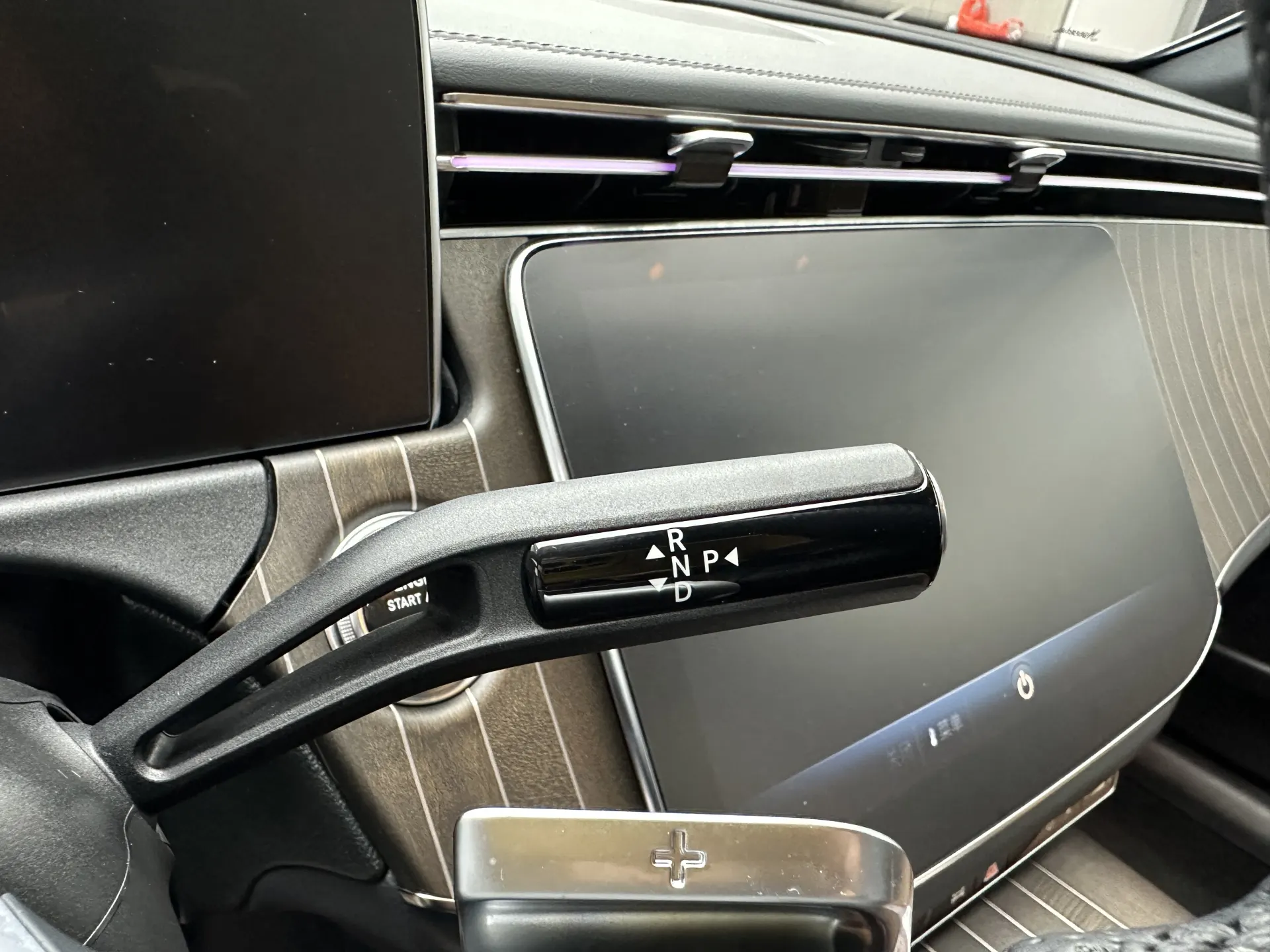 Mercedes-Benz E 300 L, 2025 17