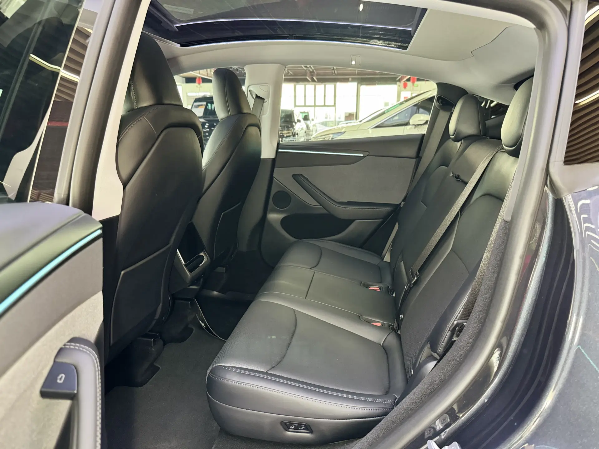 Tesla Model Y, 2025 19