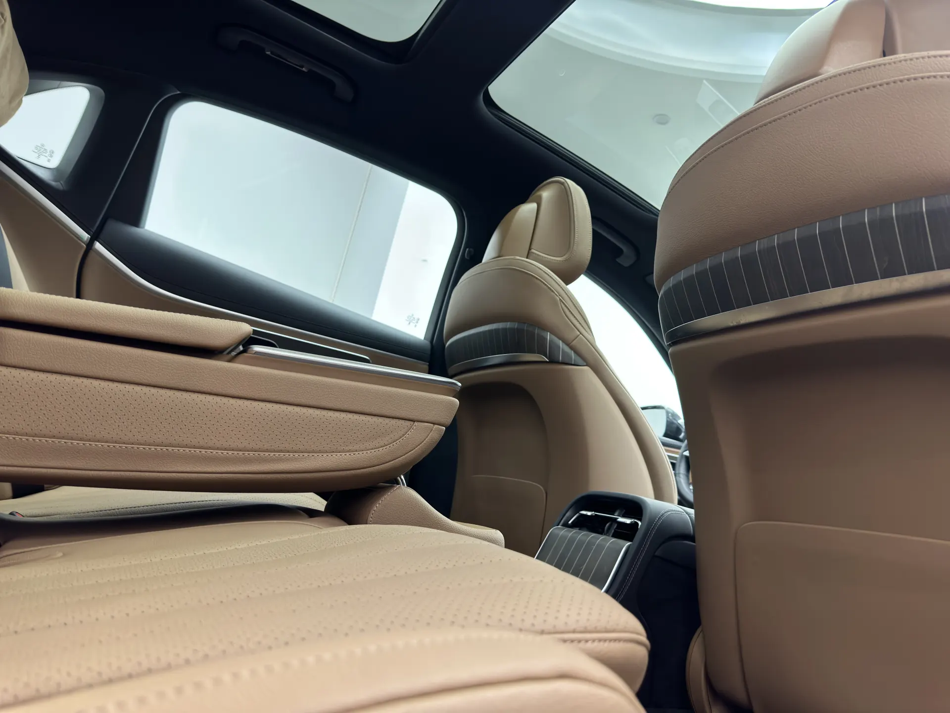 Mercedes-Benz E 300 L, 2025 15