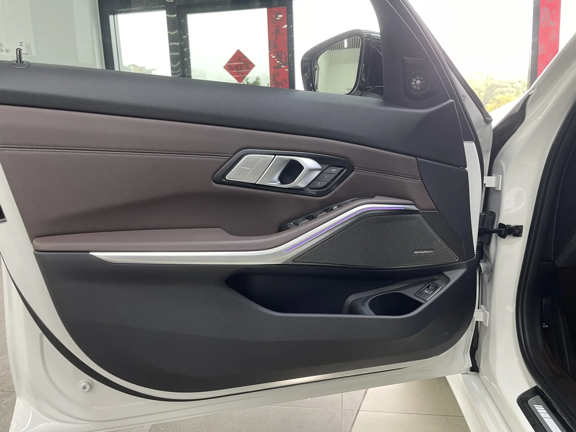 BMW 325Li, 2022 24