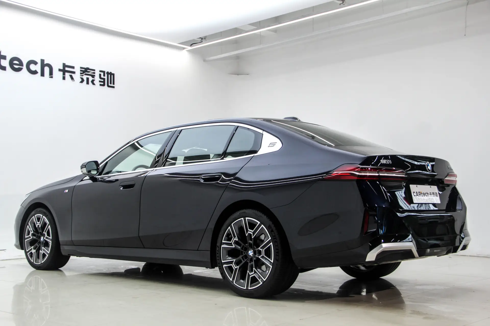 BMW 530Li, 2025 7