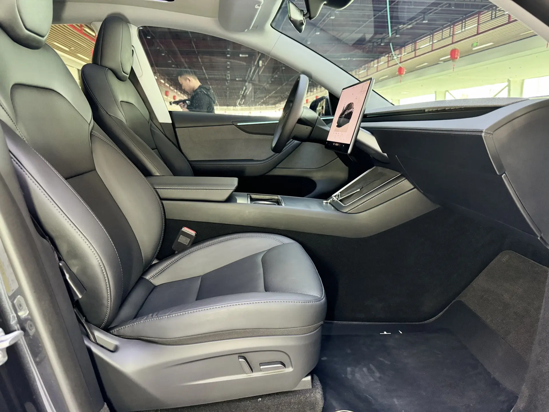 Tesla Model Y, 2025 18
