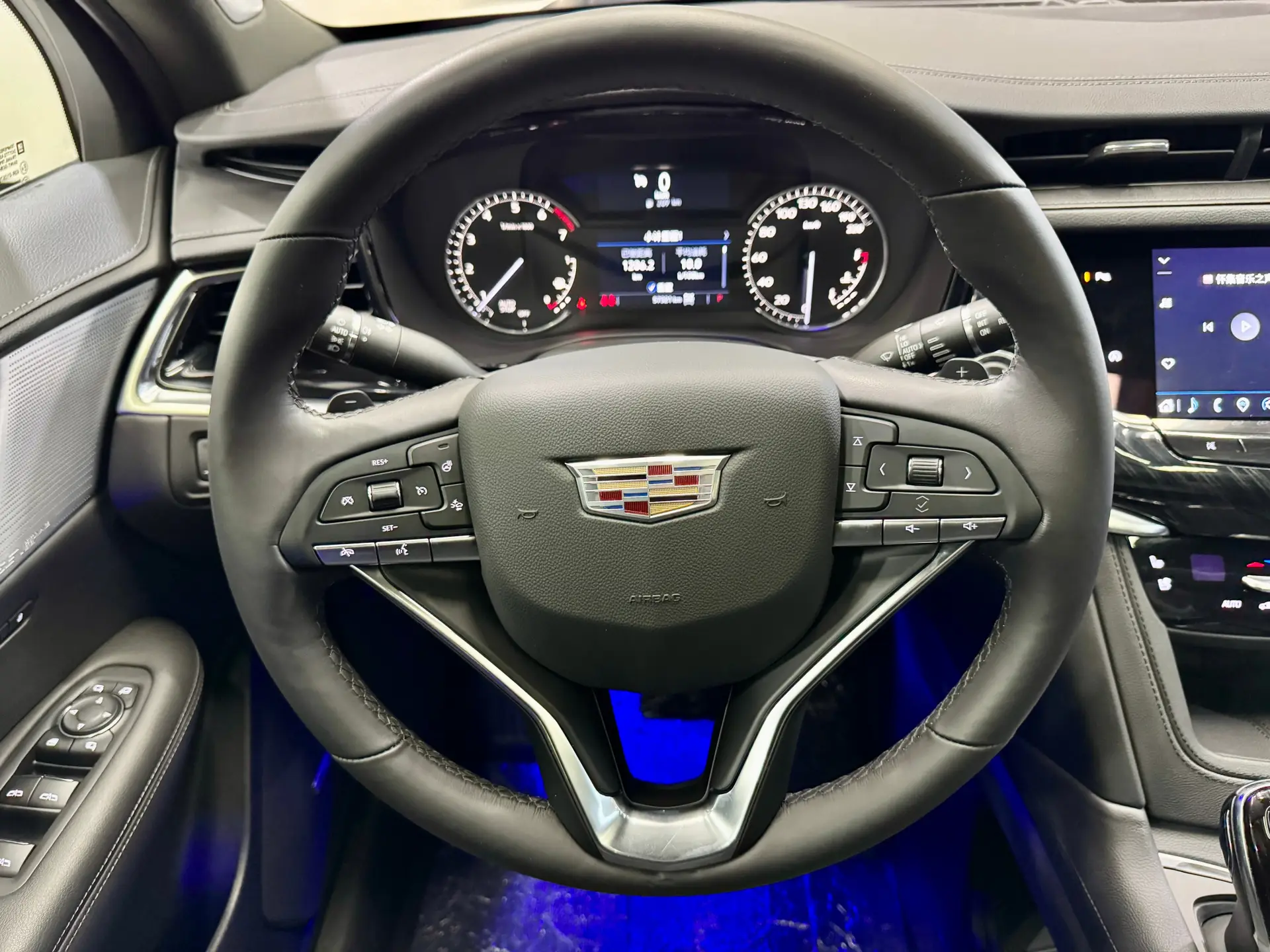 Cadillac XT6, 2022 10