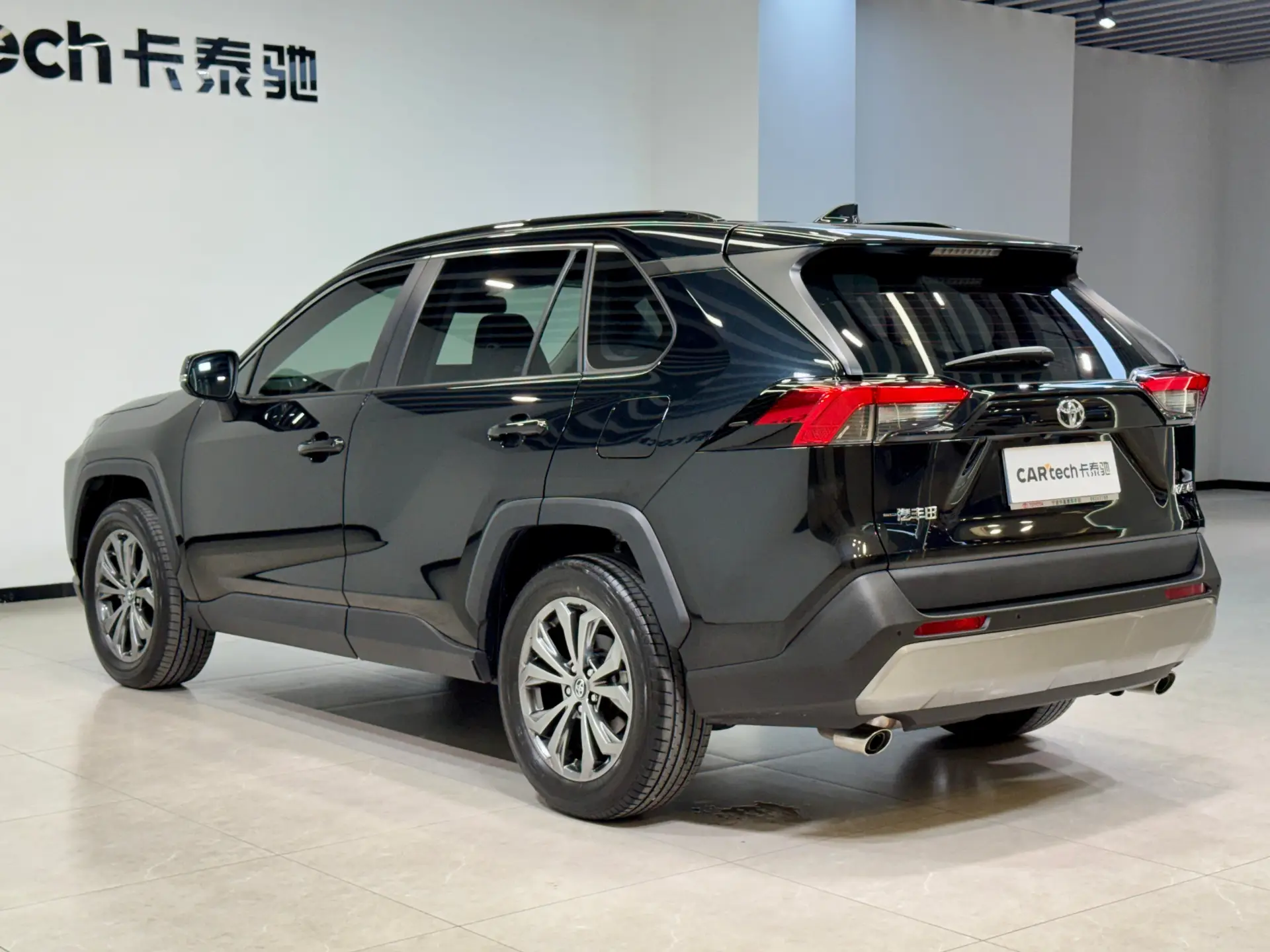 Toyota RAV4, 2024 7