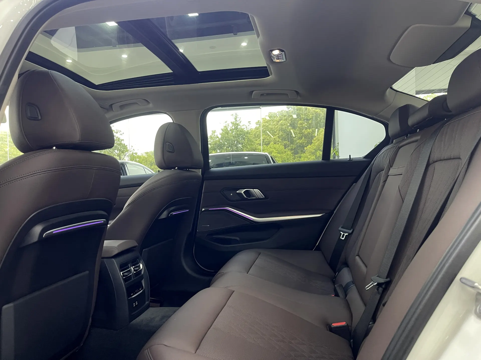BMW 325Li, 2022 18