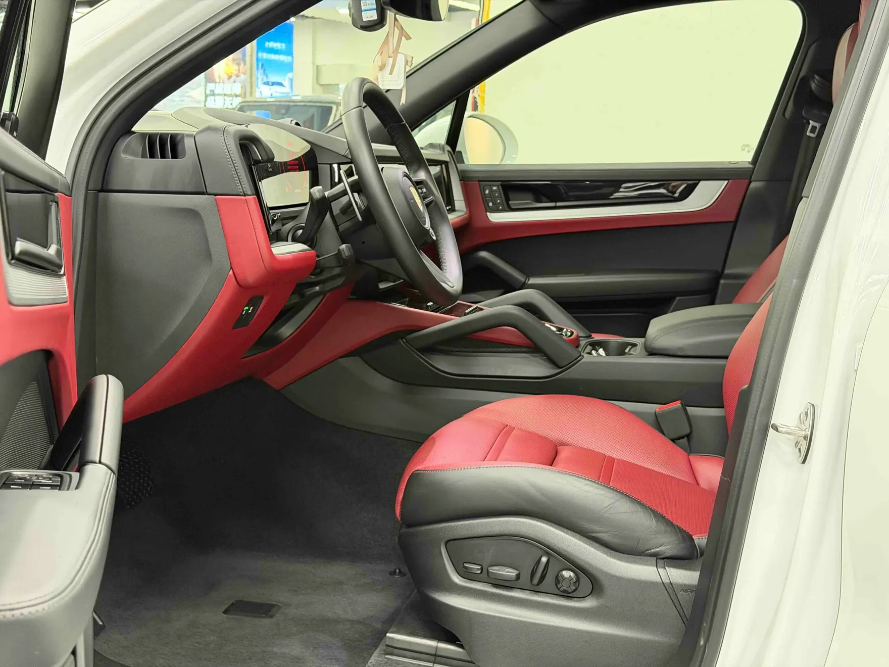 Porsche Cayenne, 2024 11