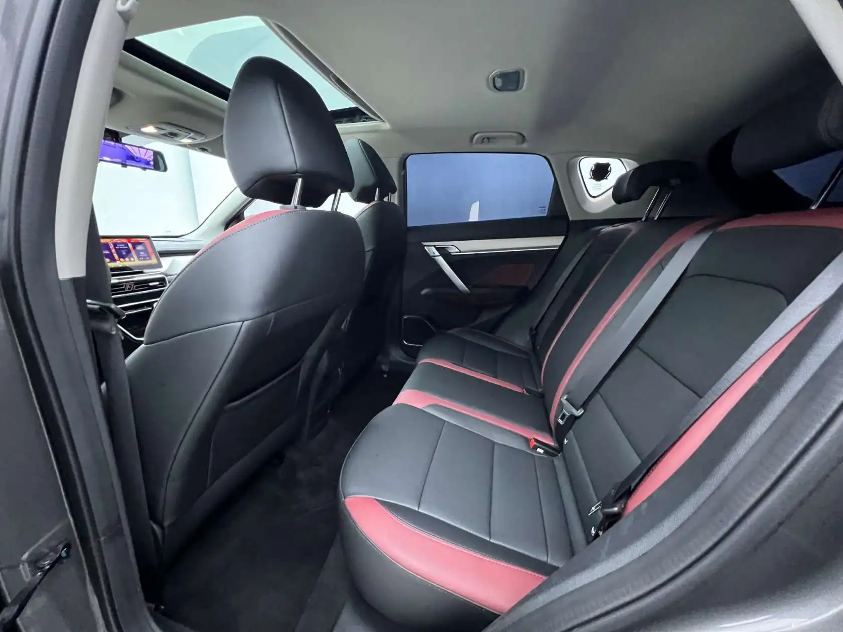Geely Coolray, 2023 13