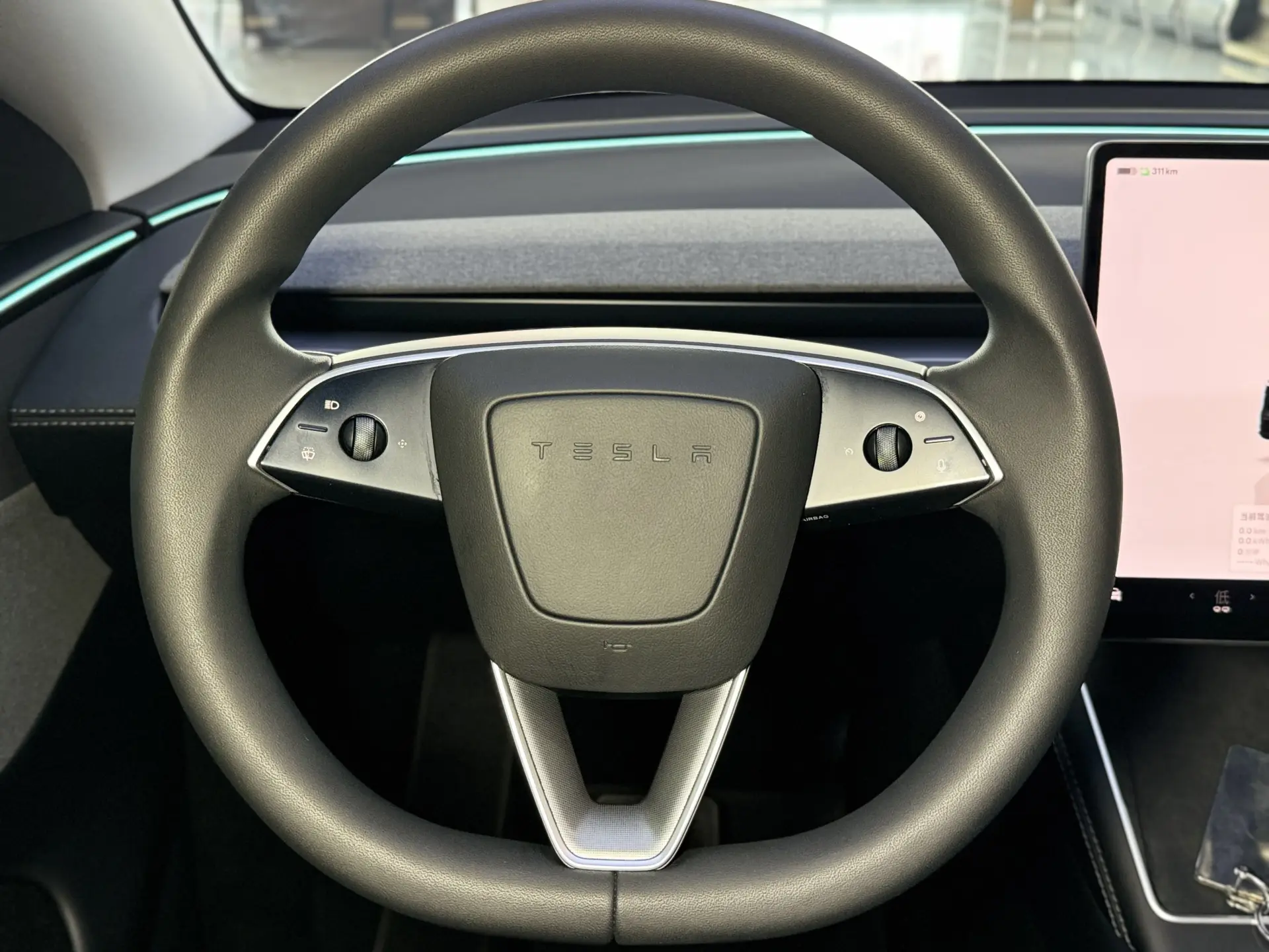 Tesla Model Y, 2025 14