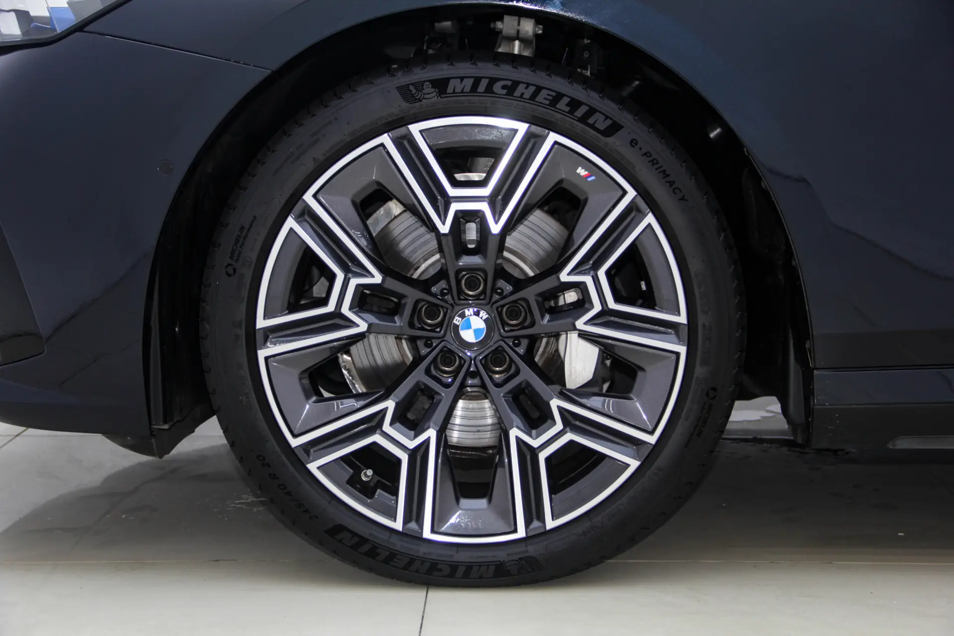 BMW 530Li, 2025 11
