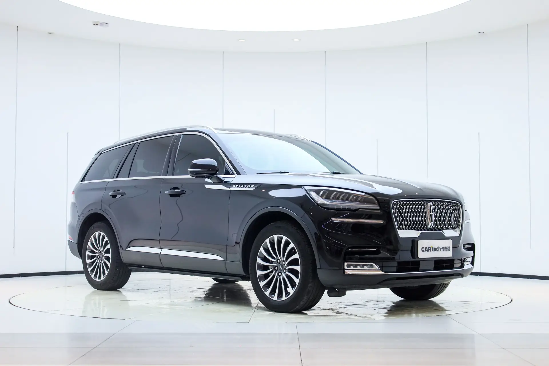 Lincoln Aviator, 2024 все фото