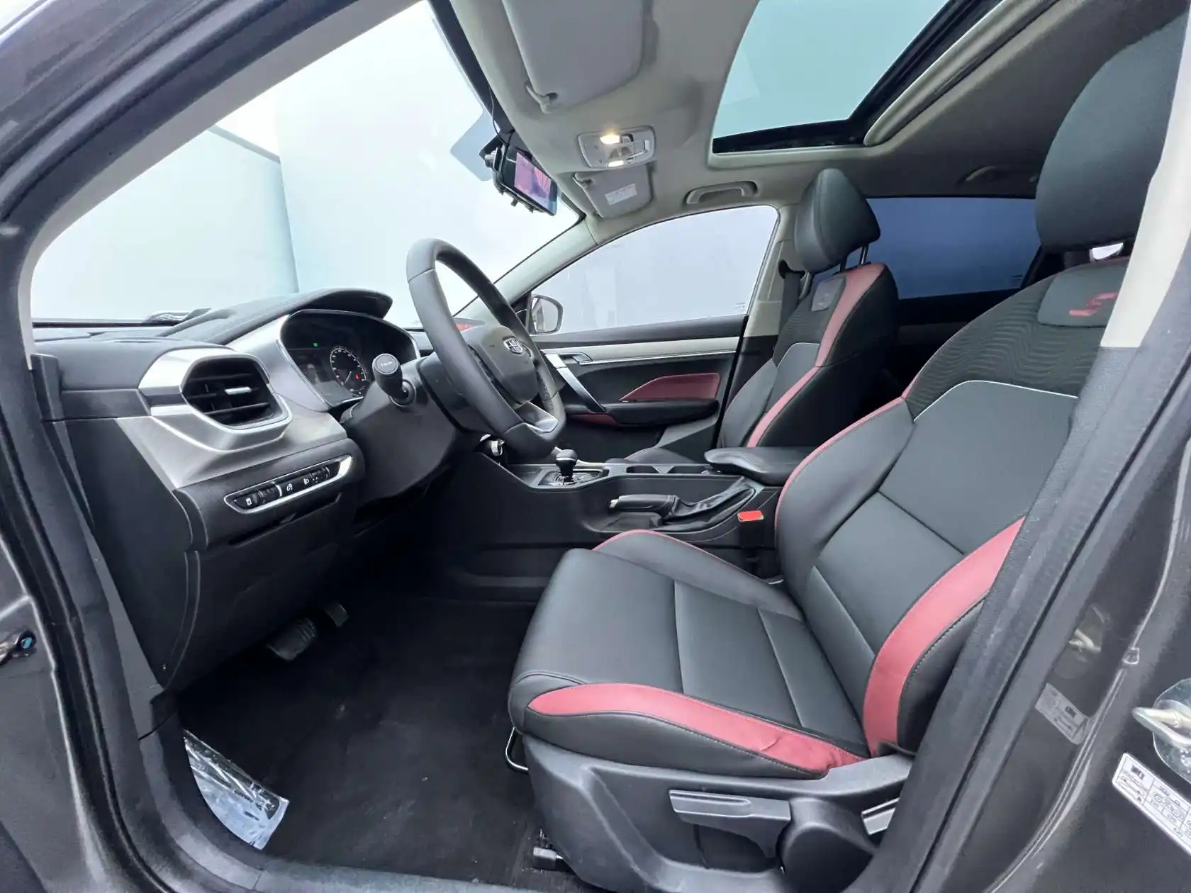 Geely Coolray, 2023 11