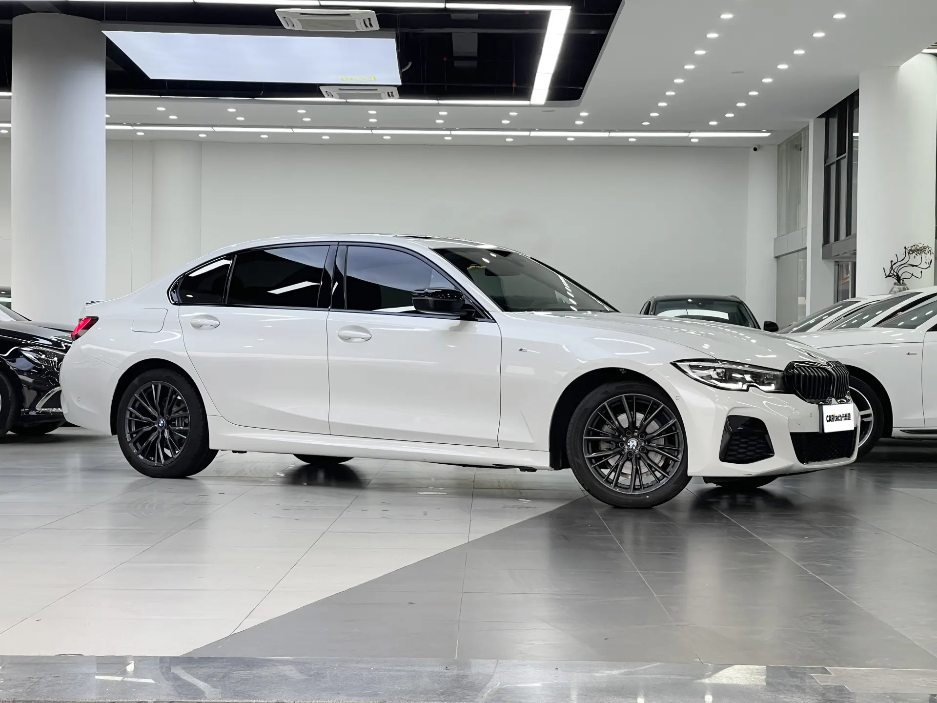 BMW 325Li, 2022 2