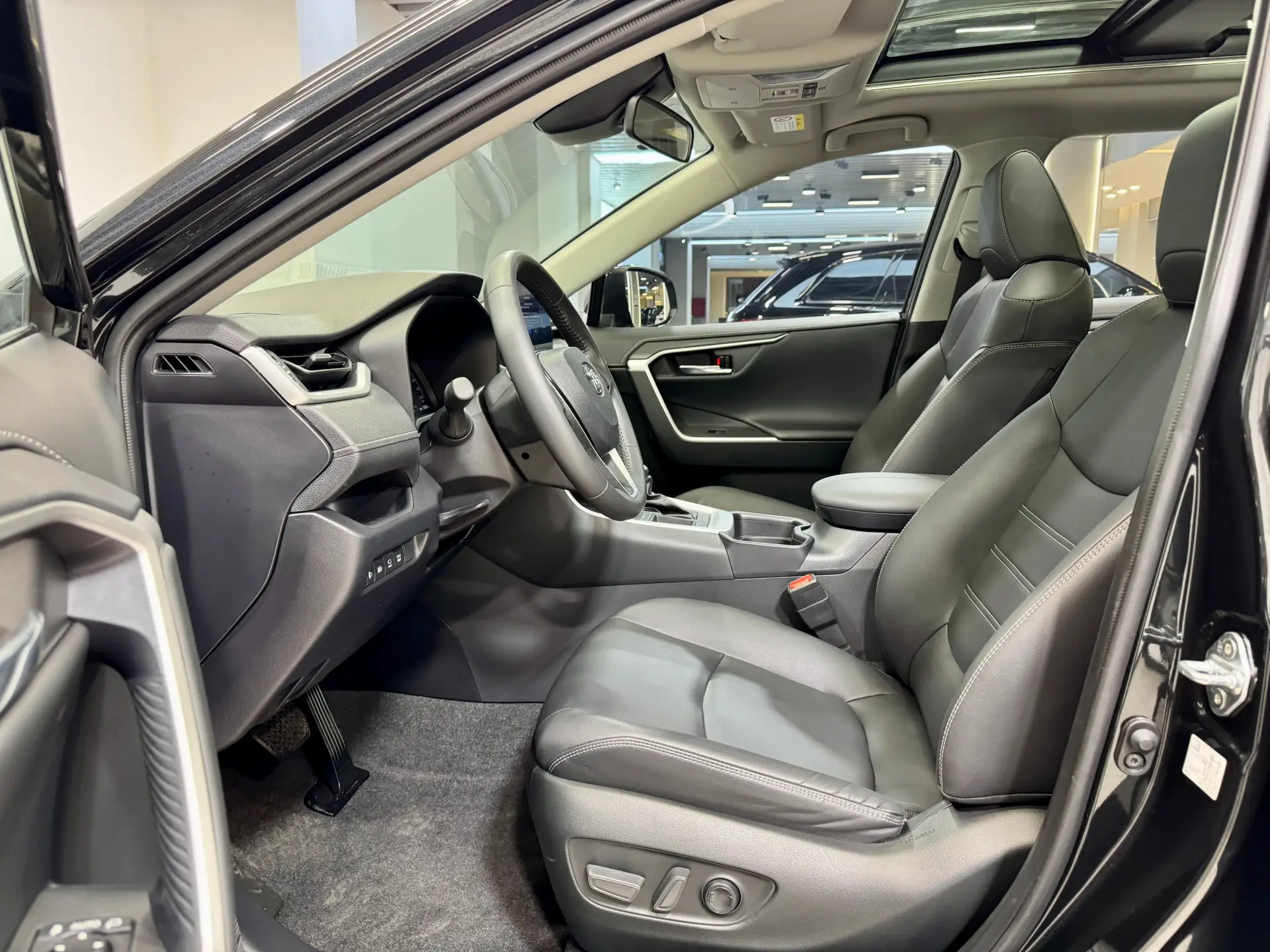 Toyota RAV4, 2024 14