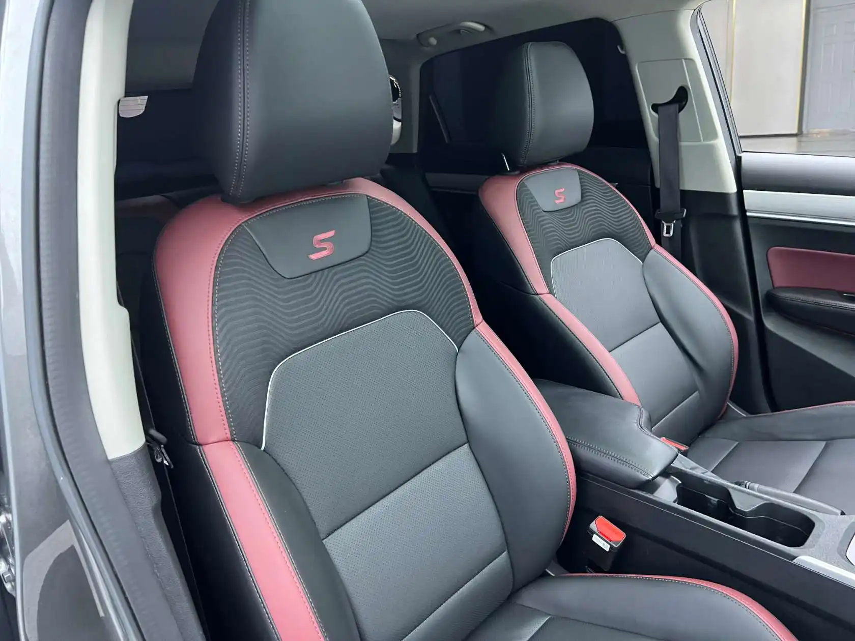 Geely Coolray, 2023 20