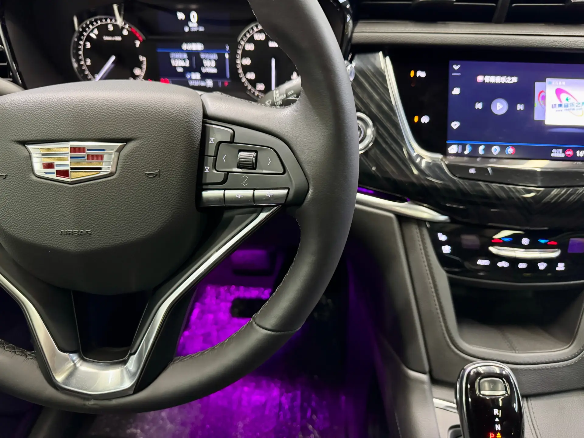 Cadillac XT6, 2022 13