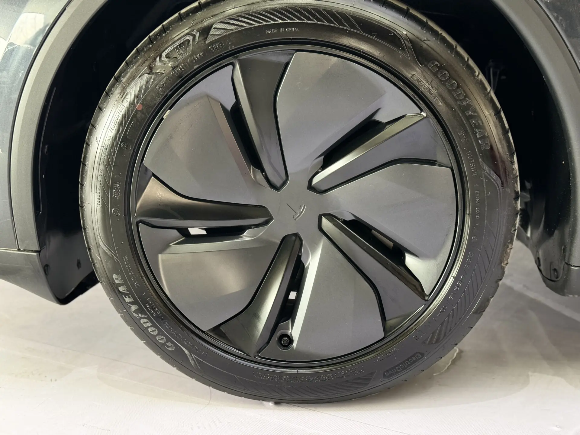 Tesla Model Y, 2025 11