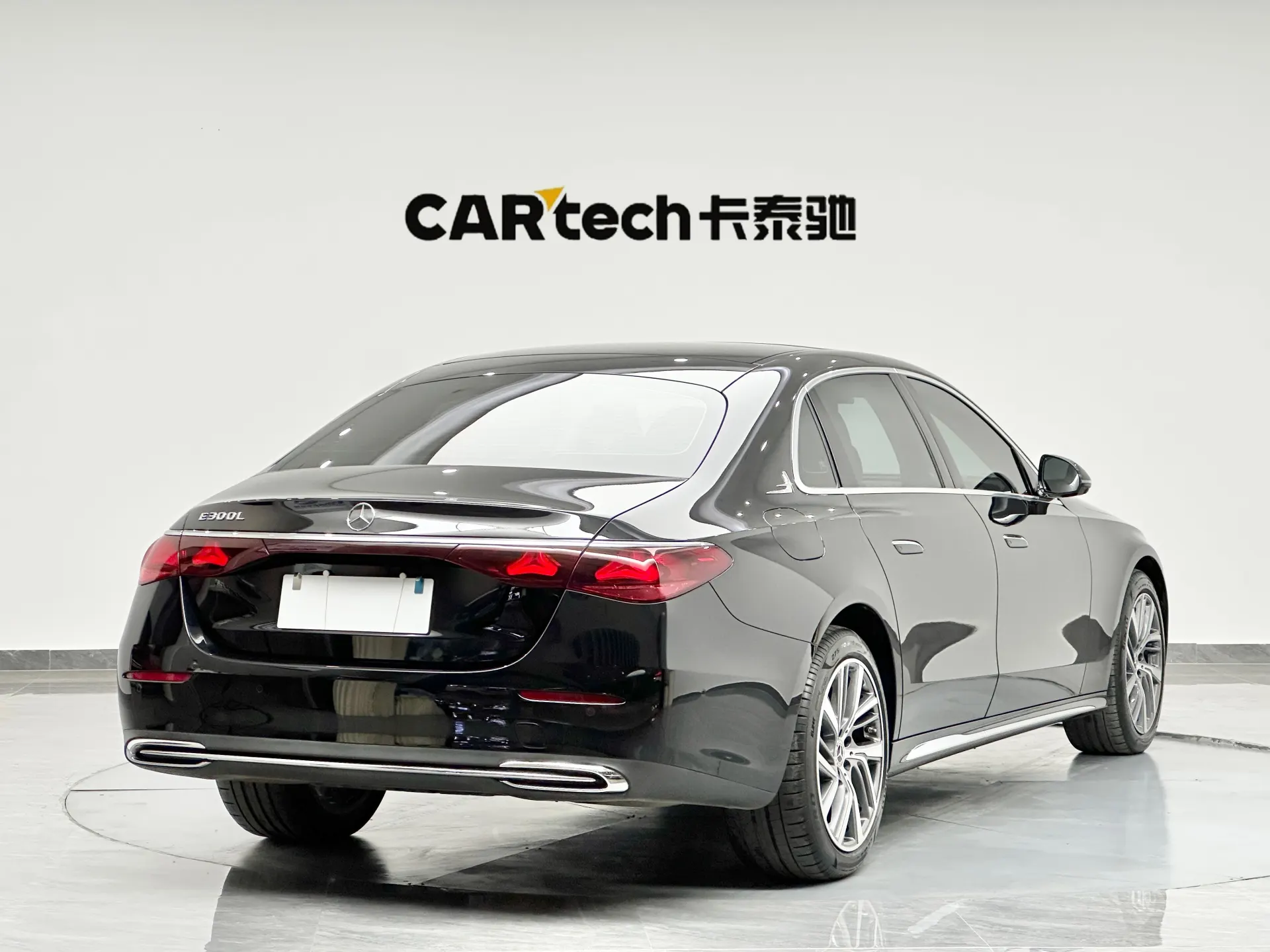 Mercedes-Benz E 300 L, 2025 8