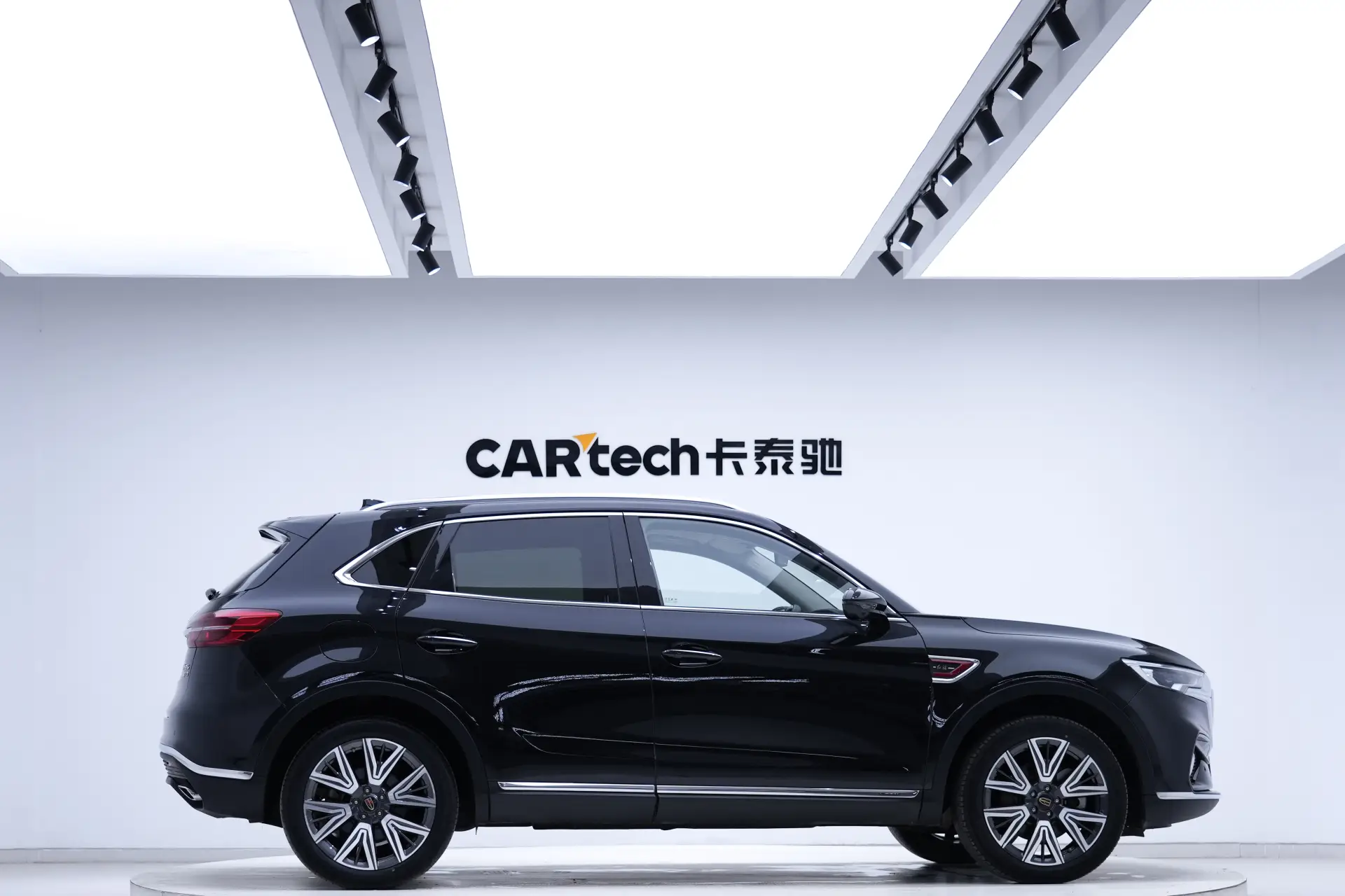 Hongqi HS5, 2023 4