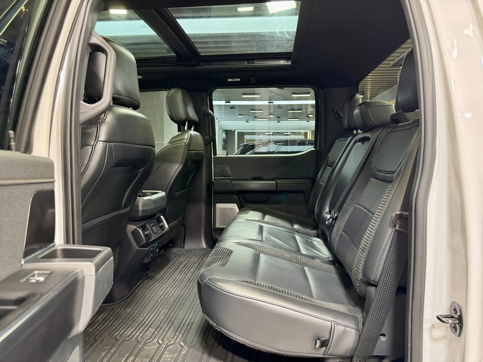 Ford F-150, 2023 25