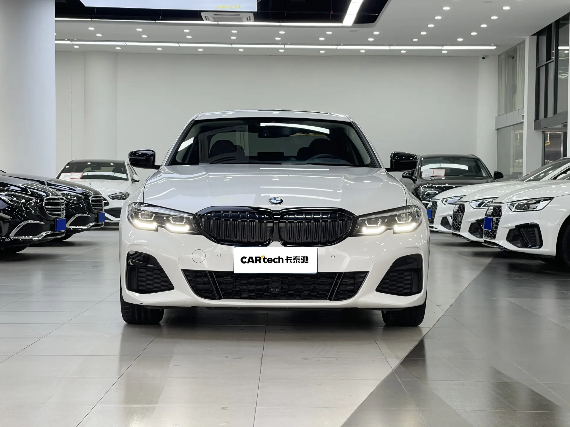 BMW 325Li, 2022 3