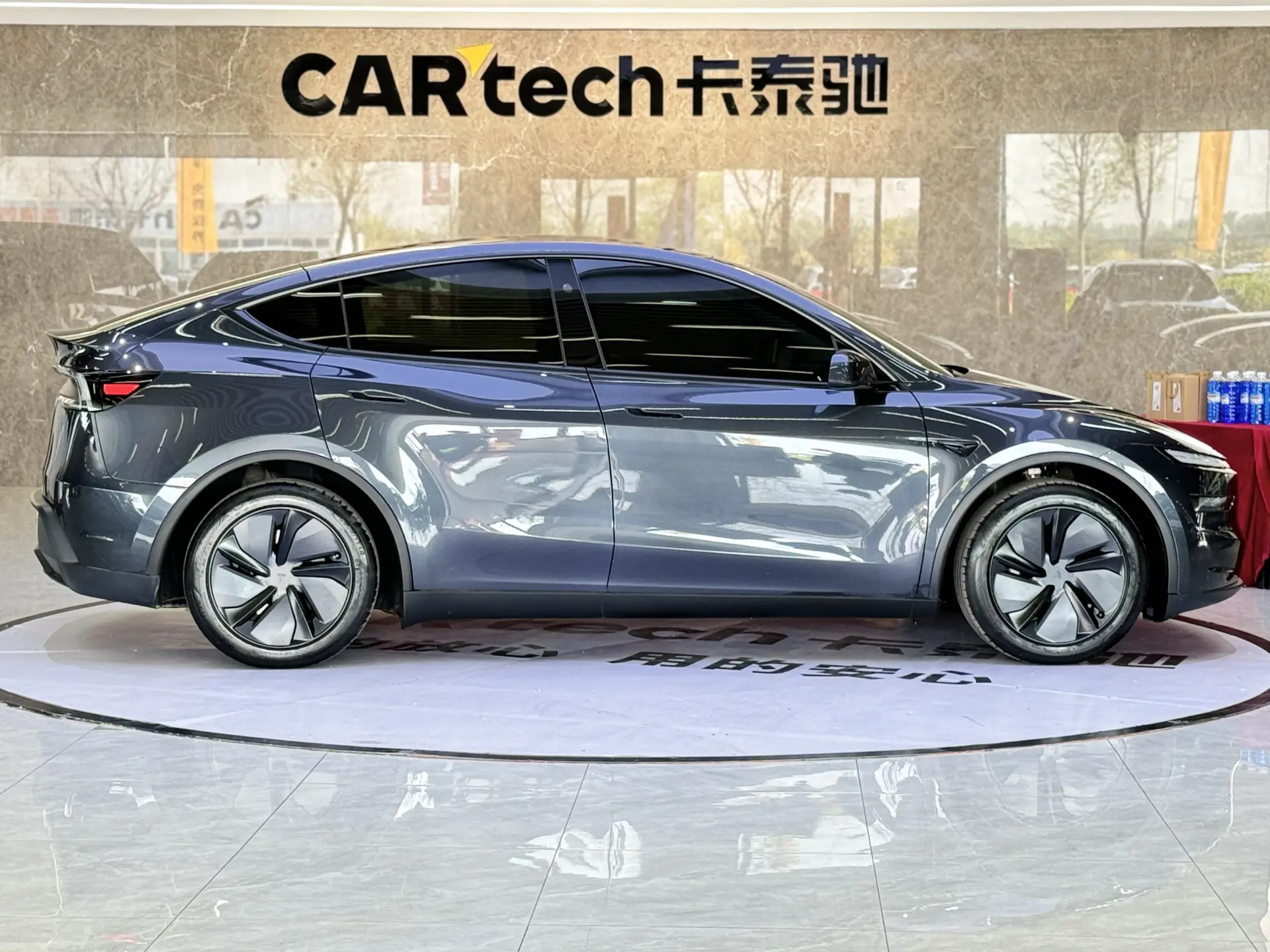 Tesla Model Y, 2025 4
