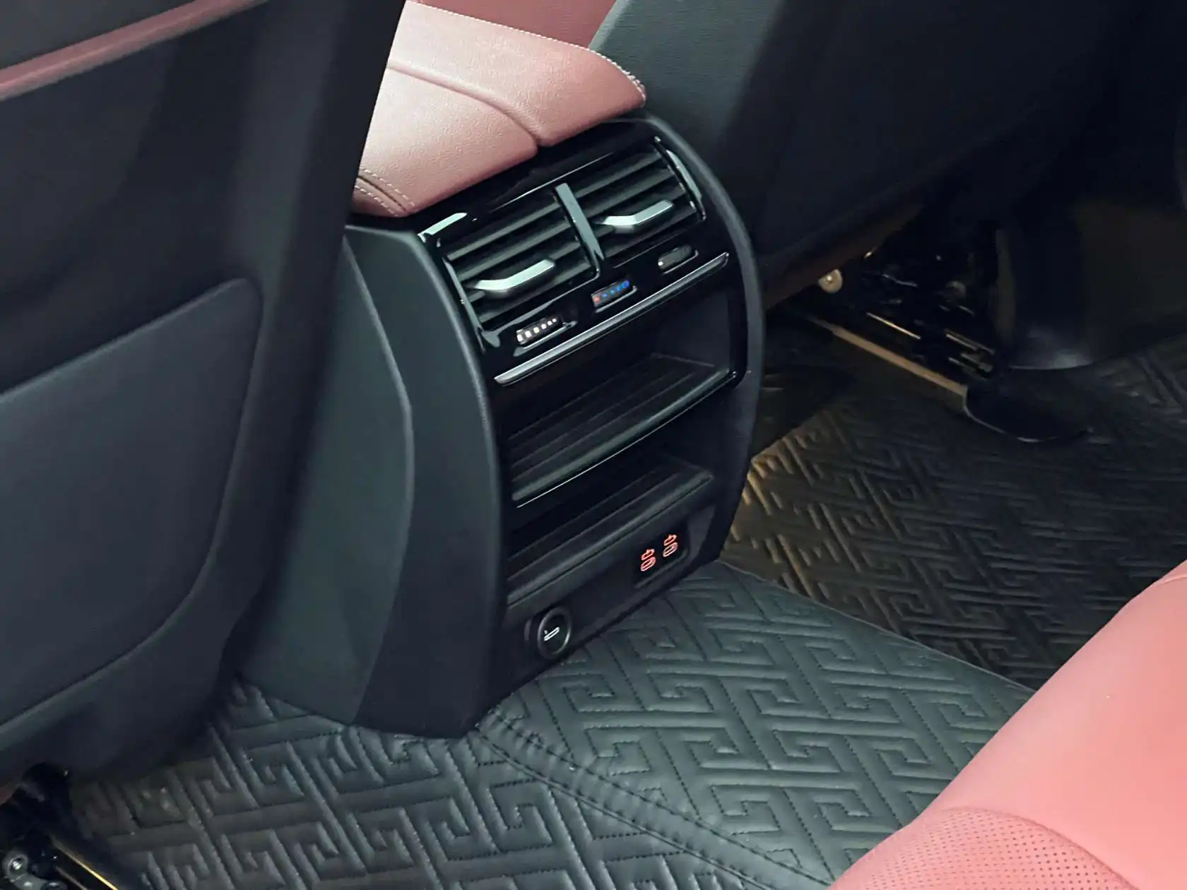 BMW 535Le, 2024 16
