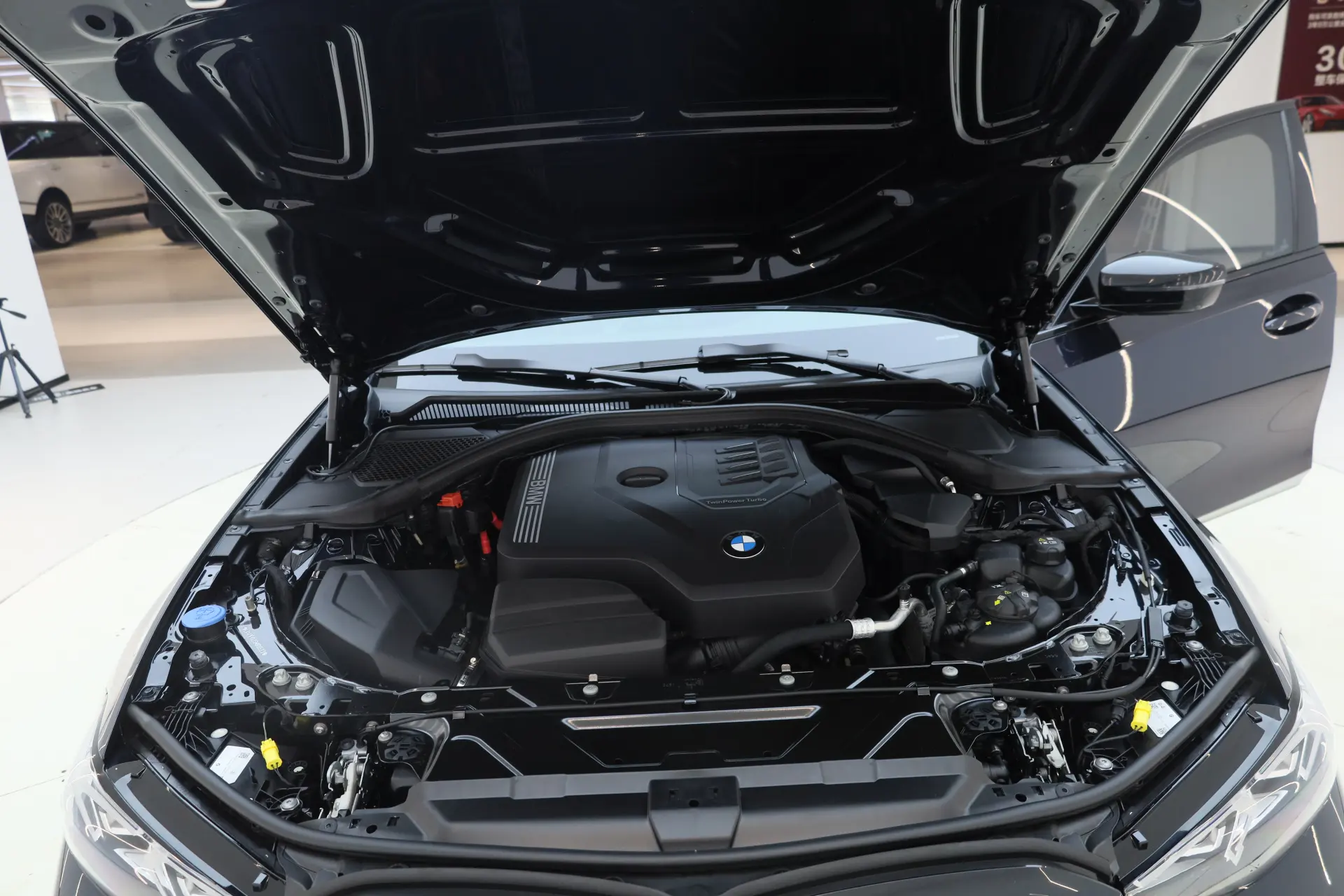 BMW 330Li, 2025 12