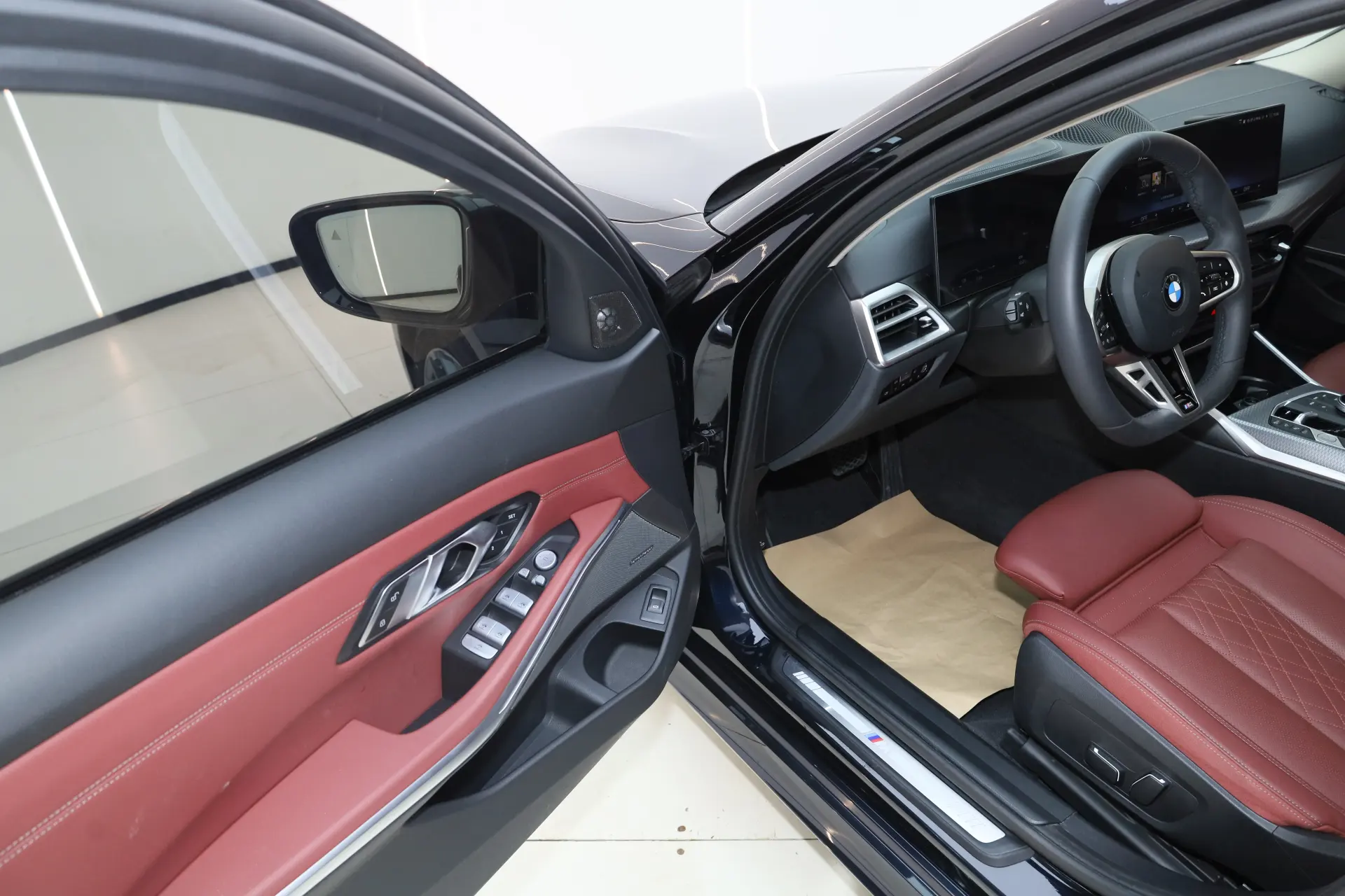 BMW 330Li, 2025 30