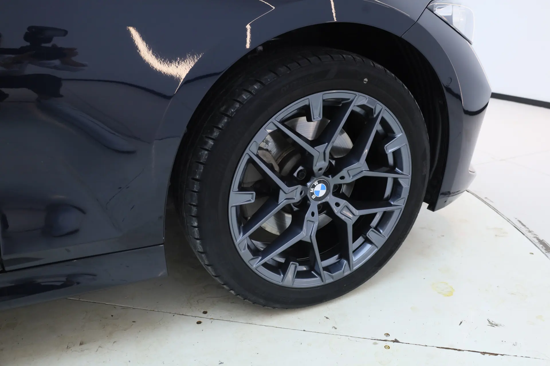 BMW 330Li, 2025 11